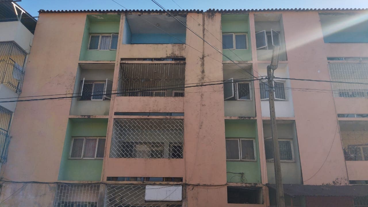 Apartamento T3 em edifício de quatro pisos — imagem 1