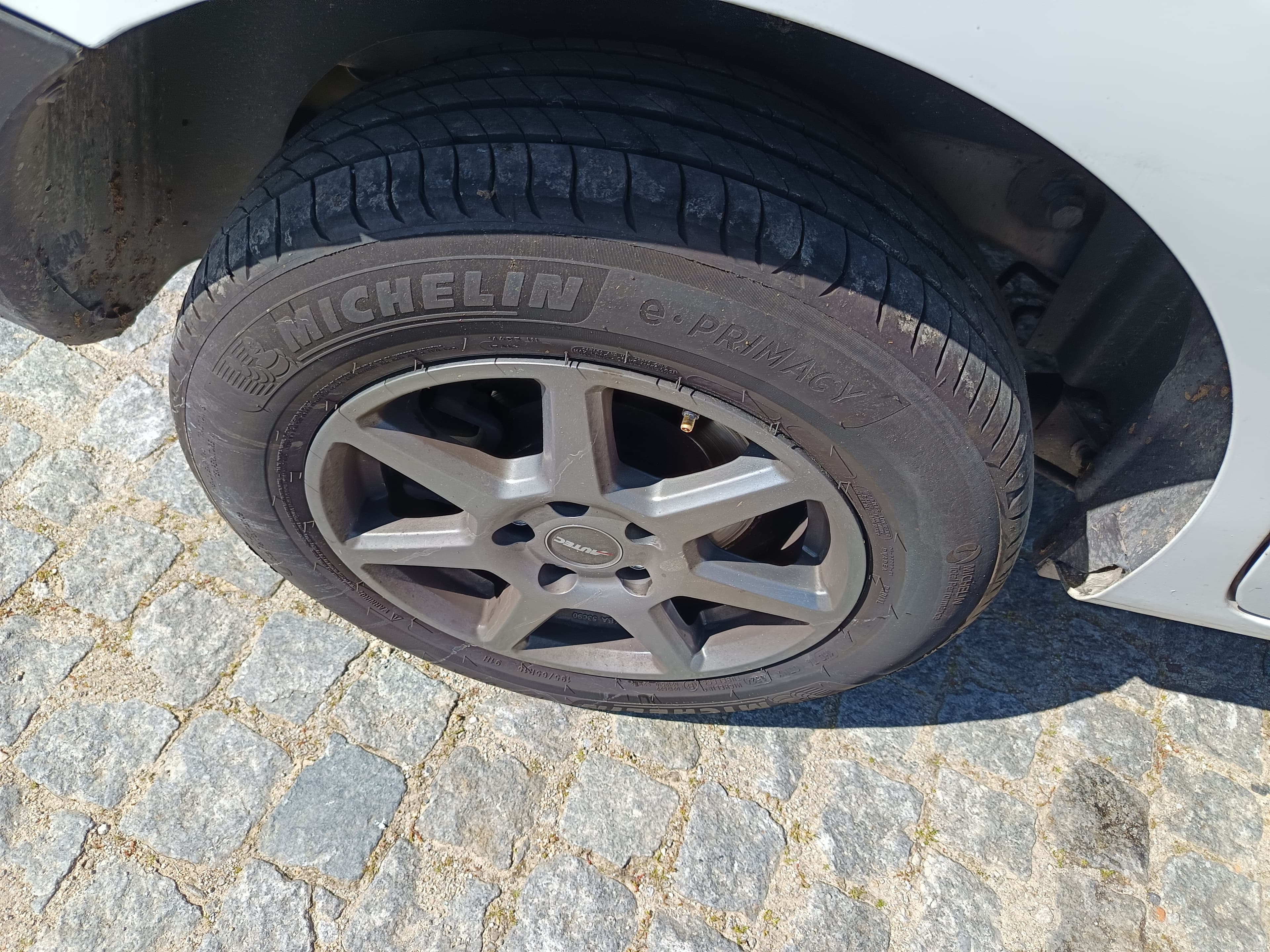 Renault Kangoo · Ano 2015 — imagem 9