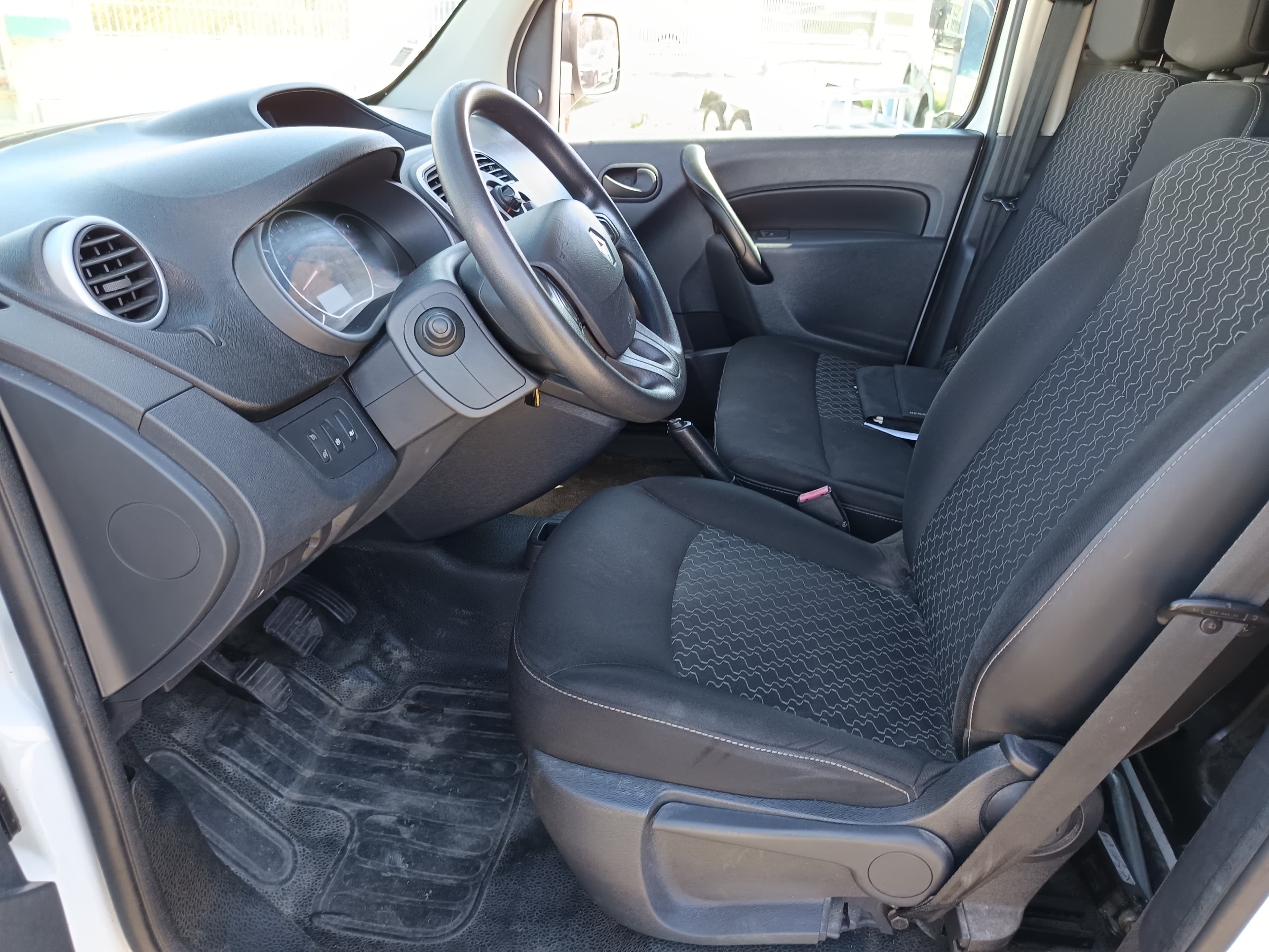 Renault Kangoo · Ano 2015 — imagem 26