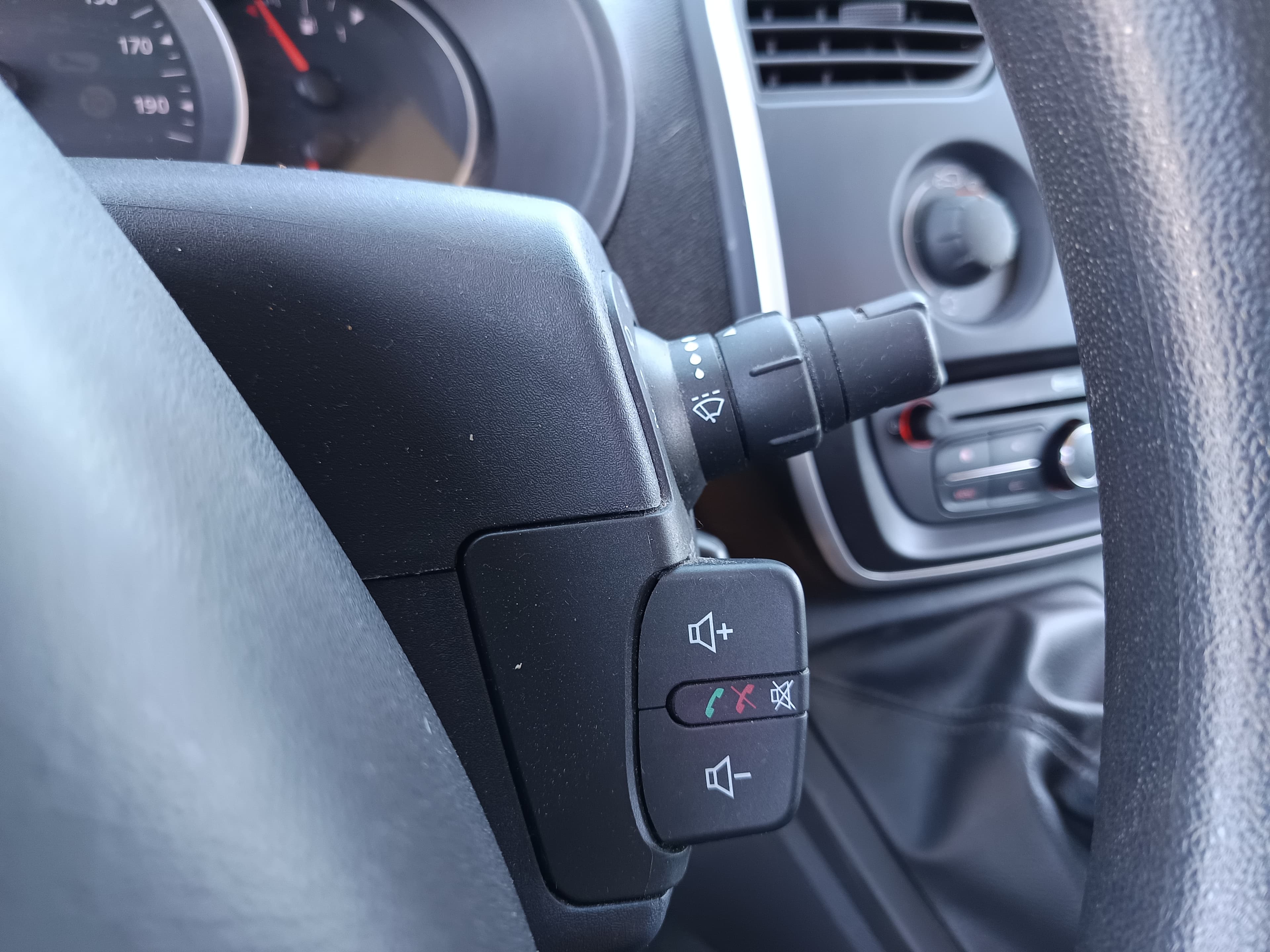 Renault Kangoo · Ano 2015 — imagem 36