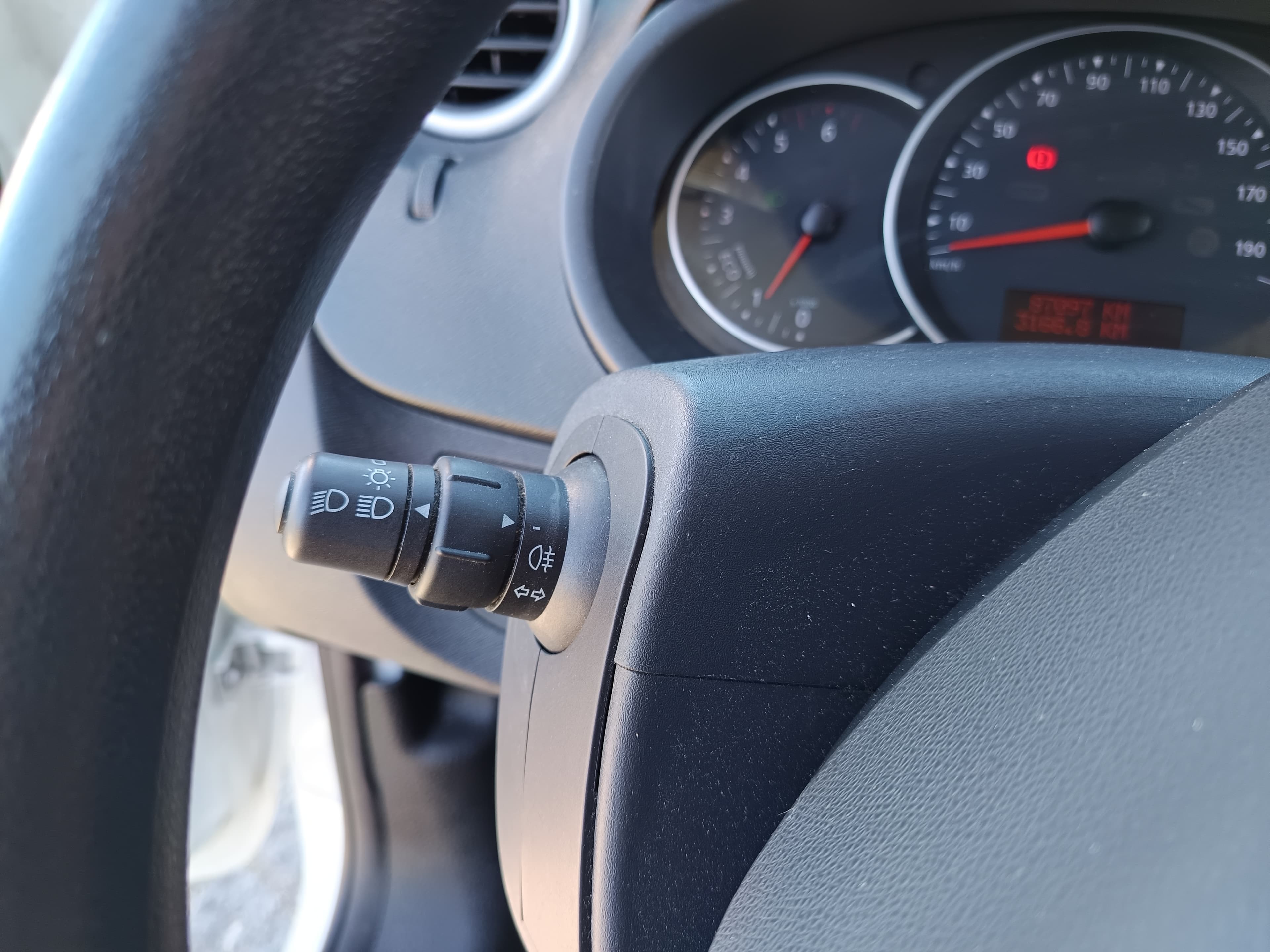 Renault Kangoo · Ano 2015 — imagem 37