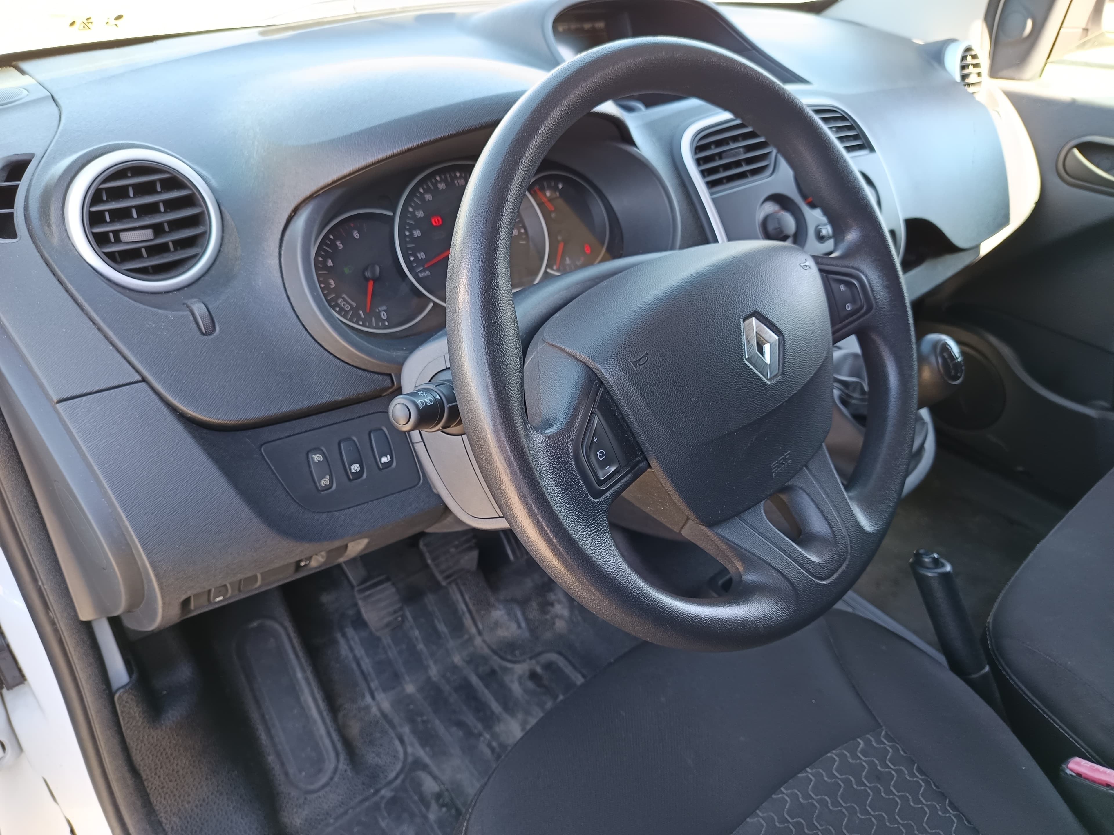 Renault Kangoo · Ano 2015 — imagem 28
