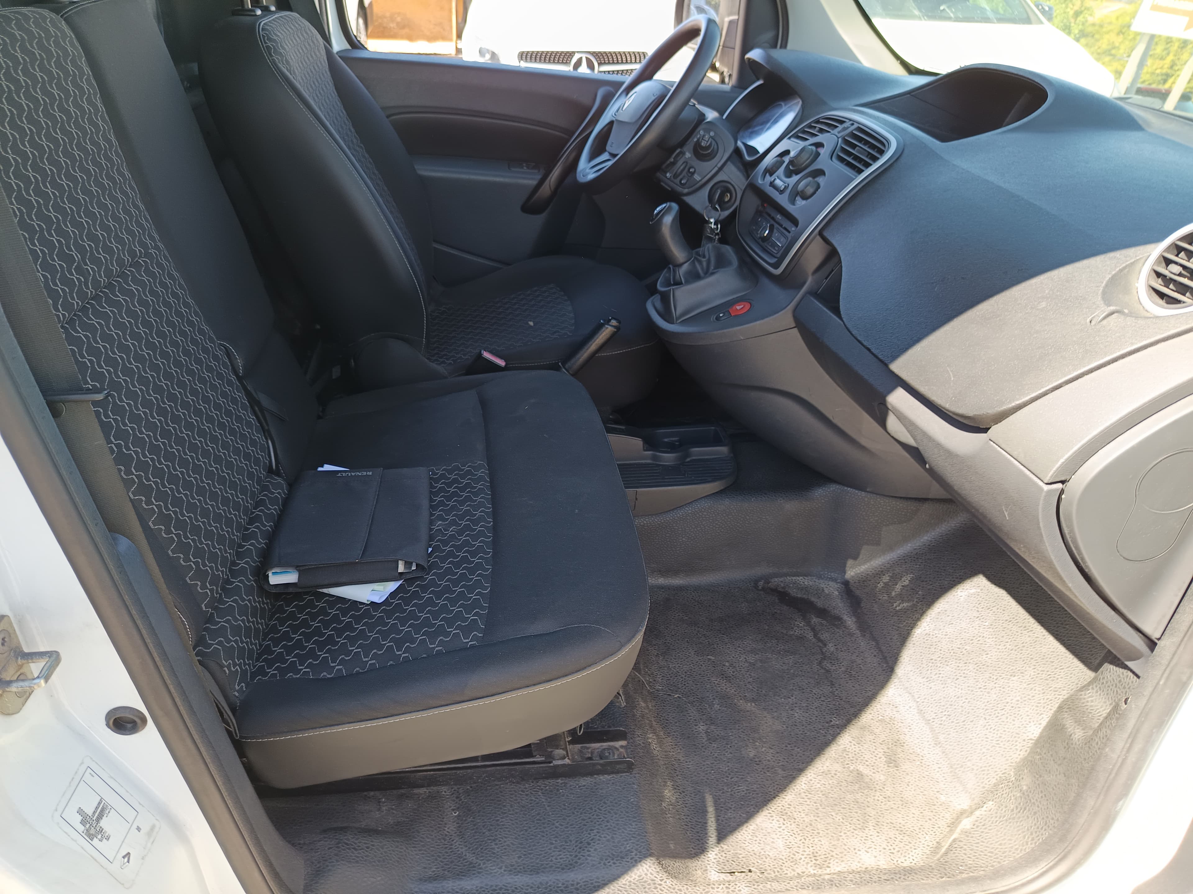 Renault Kangoo · Ano 2015 — imagem 22