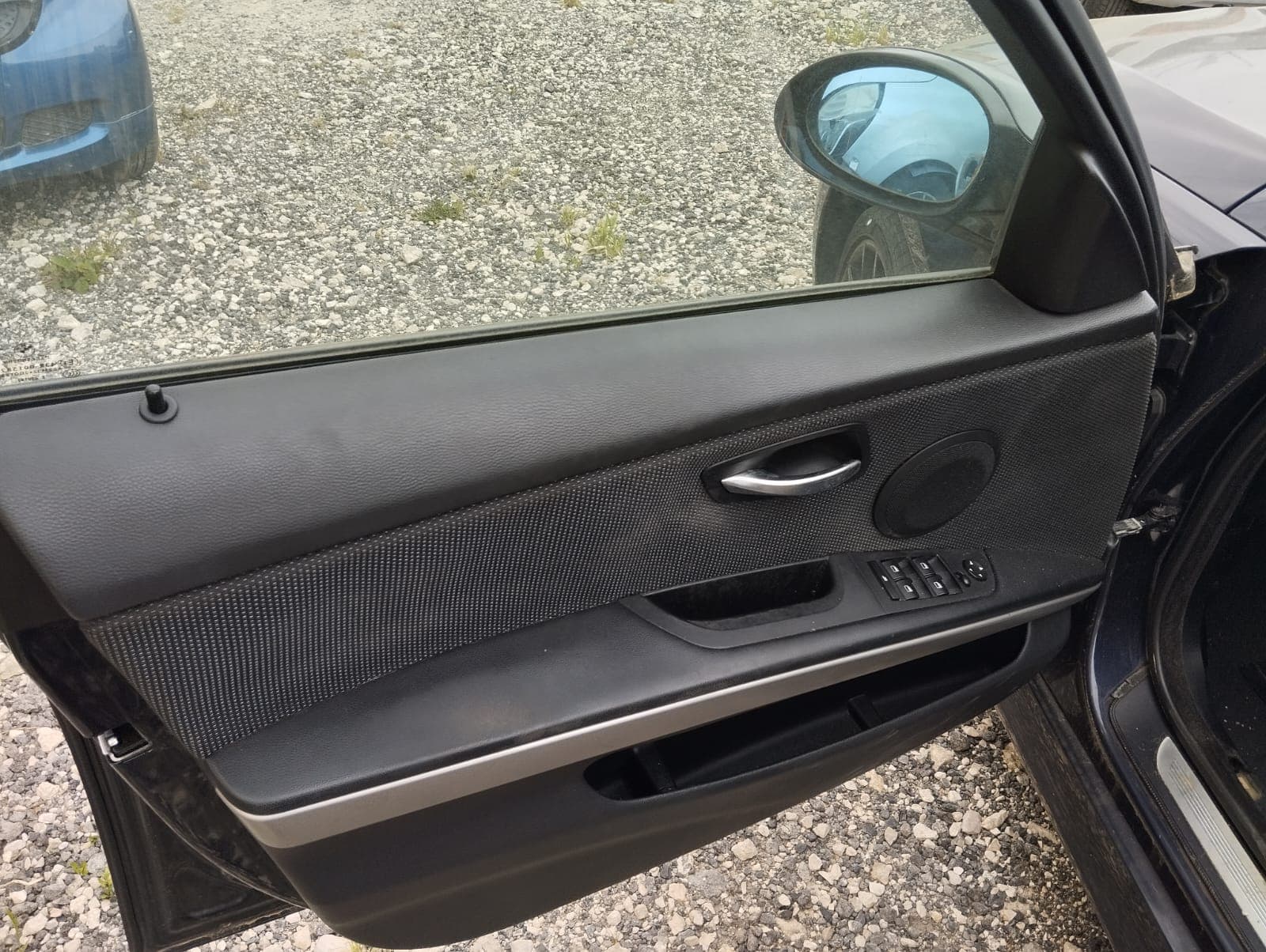 BMW 318d · Ano 2008 — imagem 17