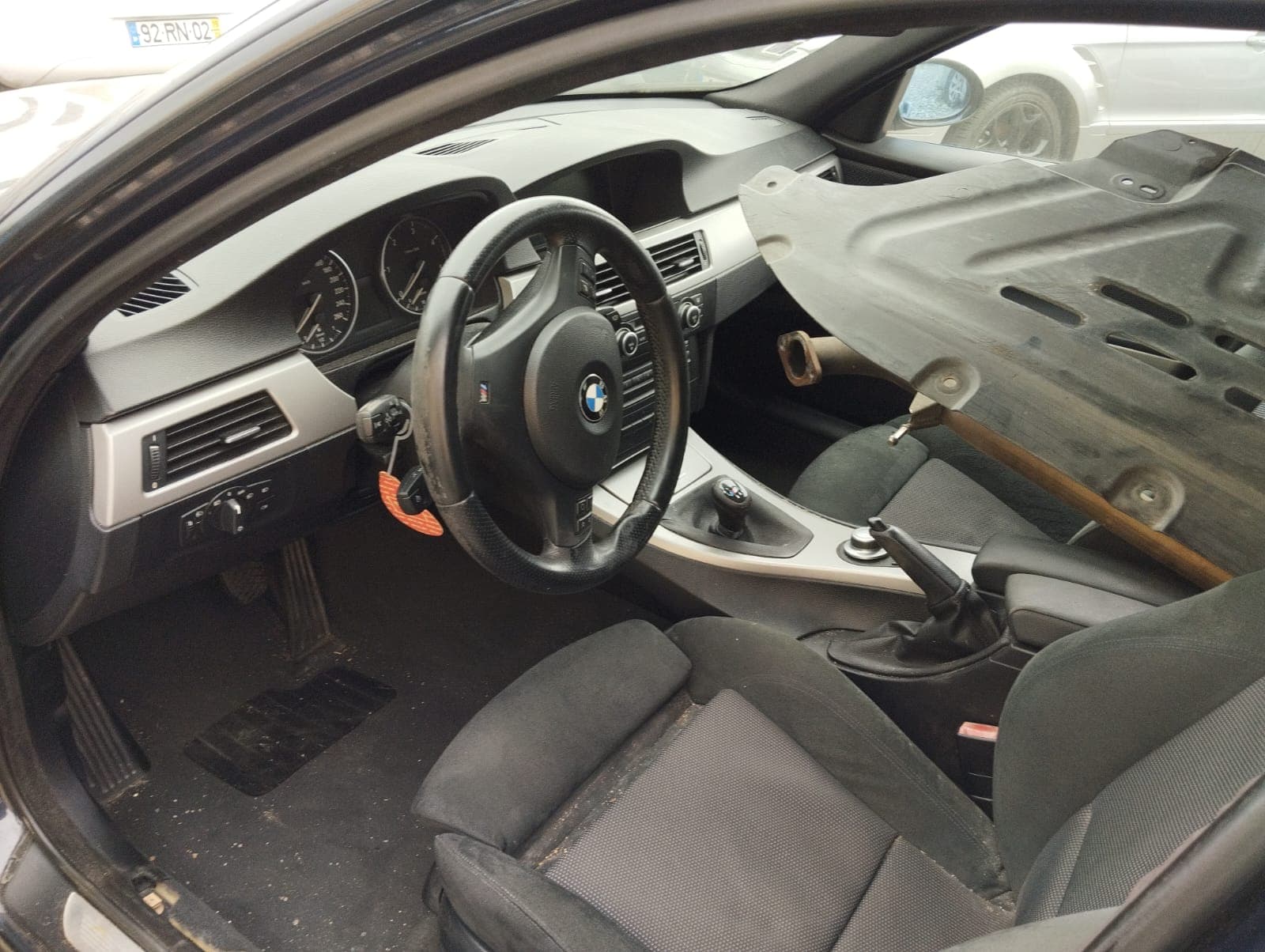 BMW 318d · Ano 2008 — imagem 9