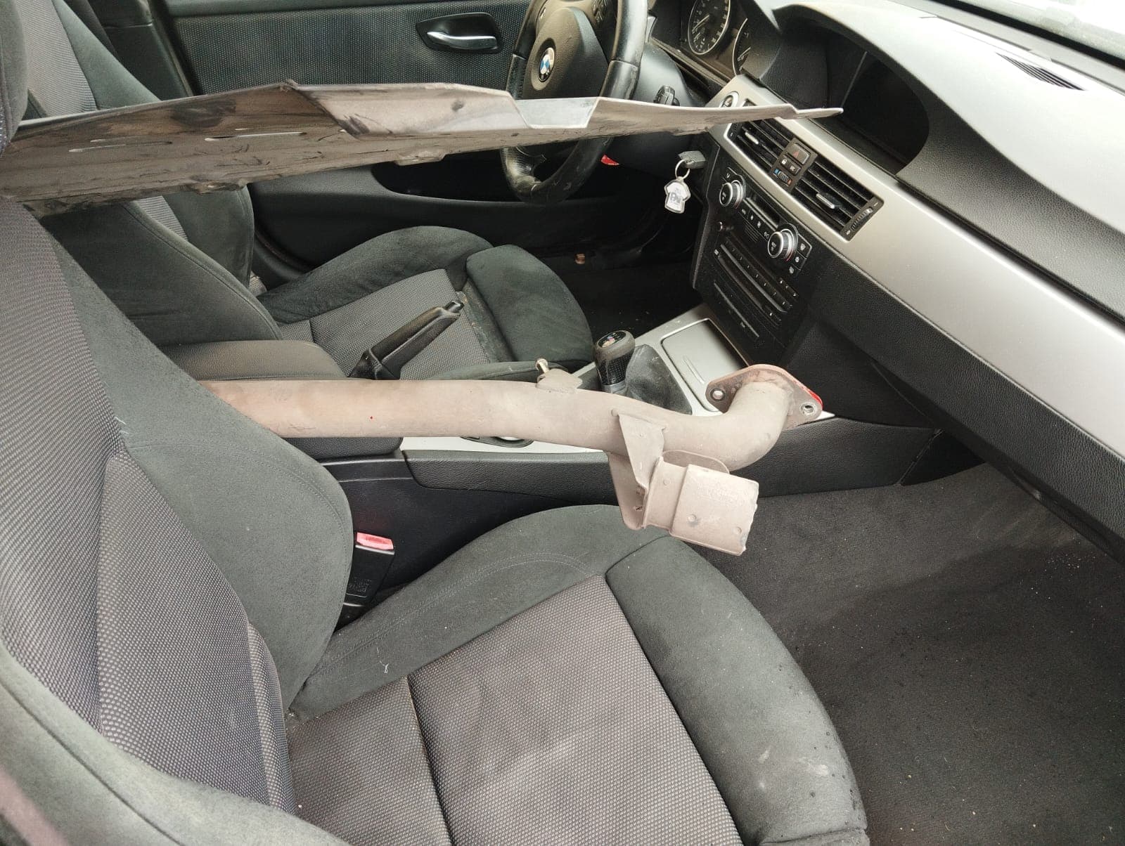 BMW 318d · Ano 2008 — imagem 22