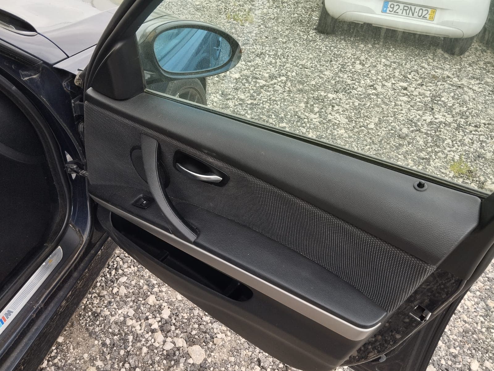 BMW 318d · Ano 2008 — imagem 24