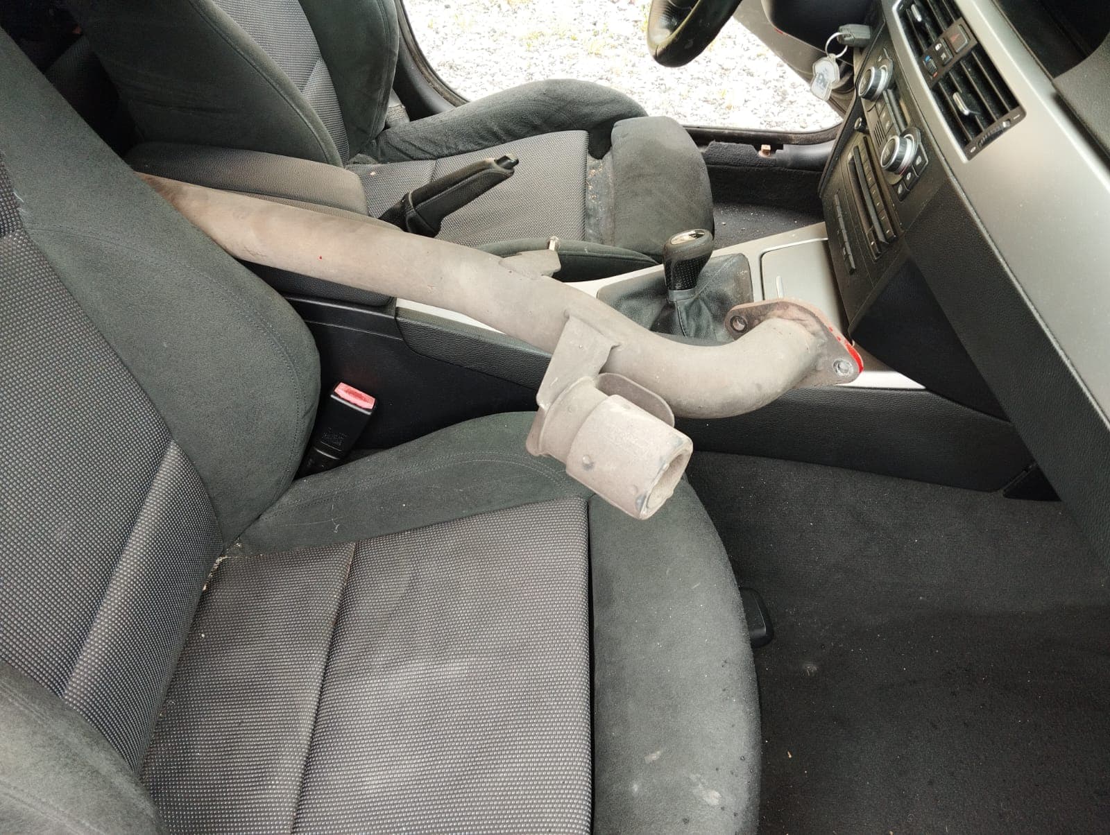 BMW 318d · Ano 2008 — imagem 18