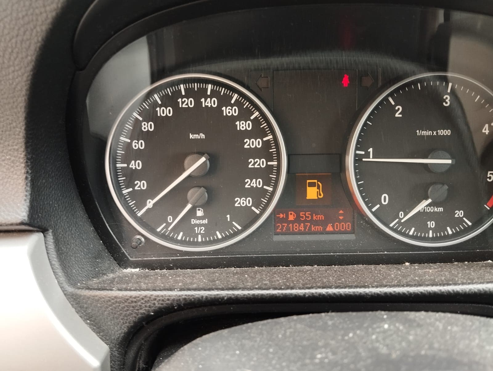 BMW 318d · Ano 2008 — imagem 23