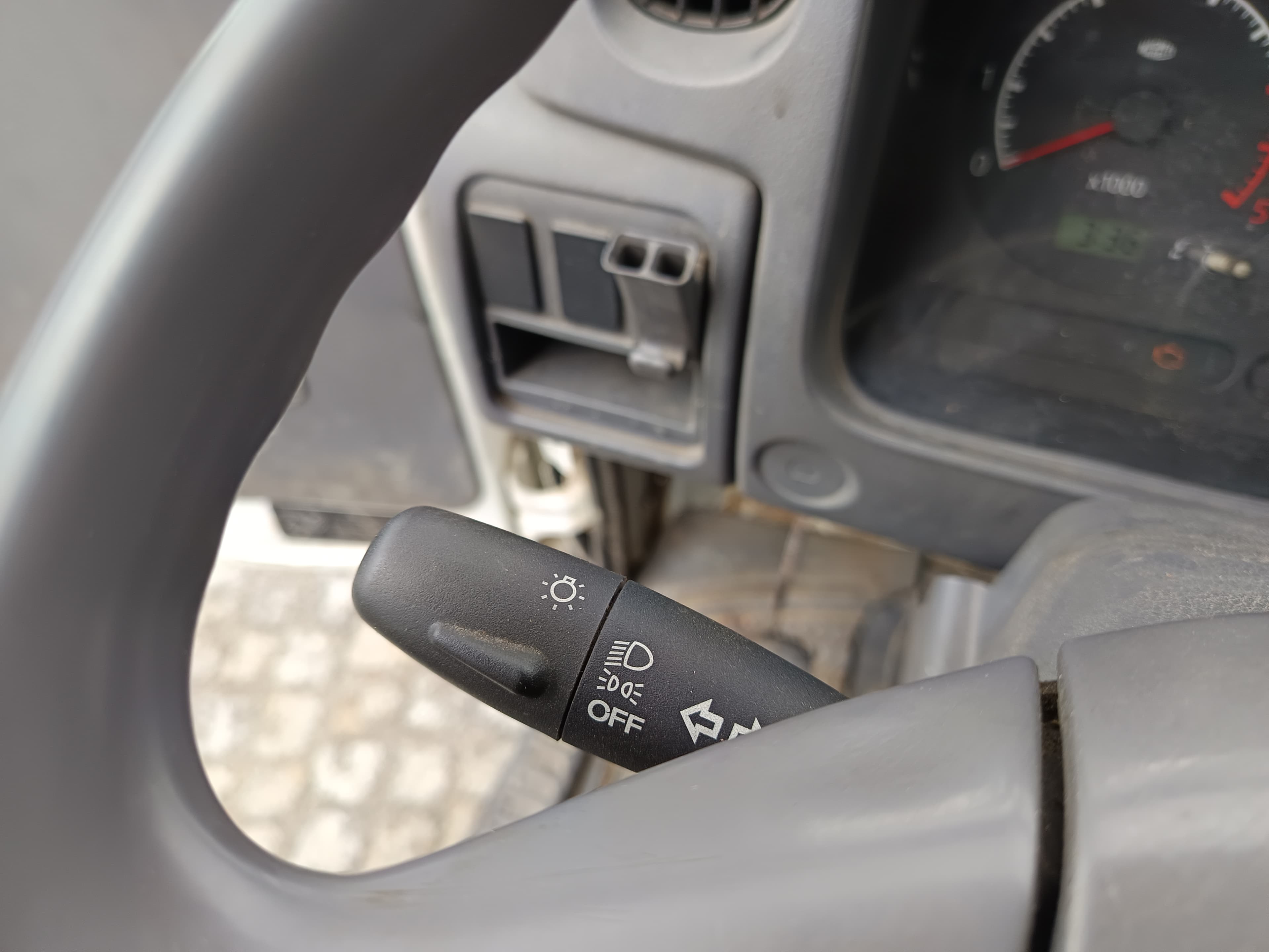 Nissan Cabstar Com Plataforma Elevatória · Ano 2007 — imagem 31