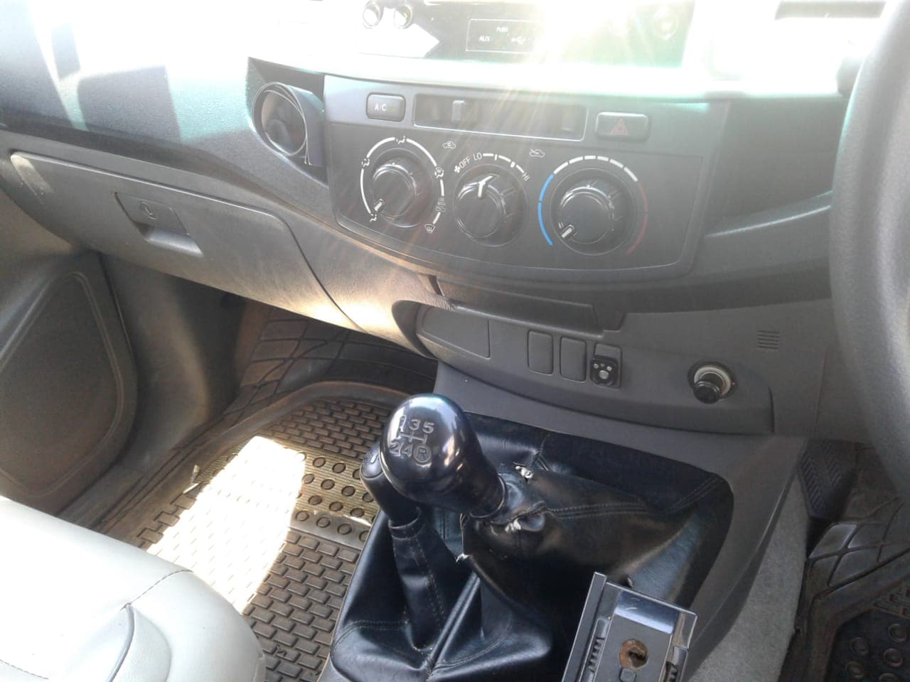 Toyota Hilux — imagem 12
