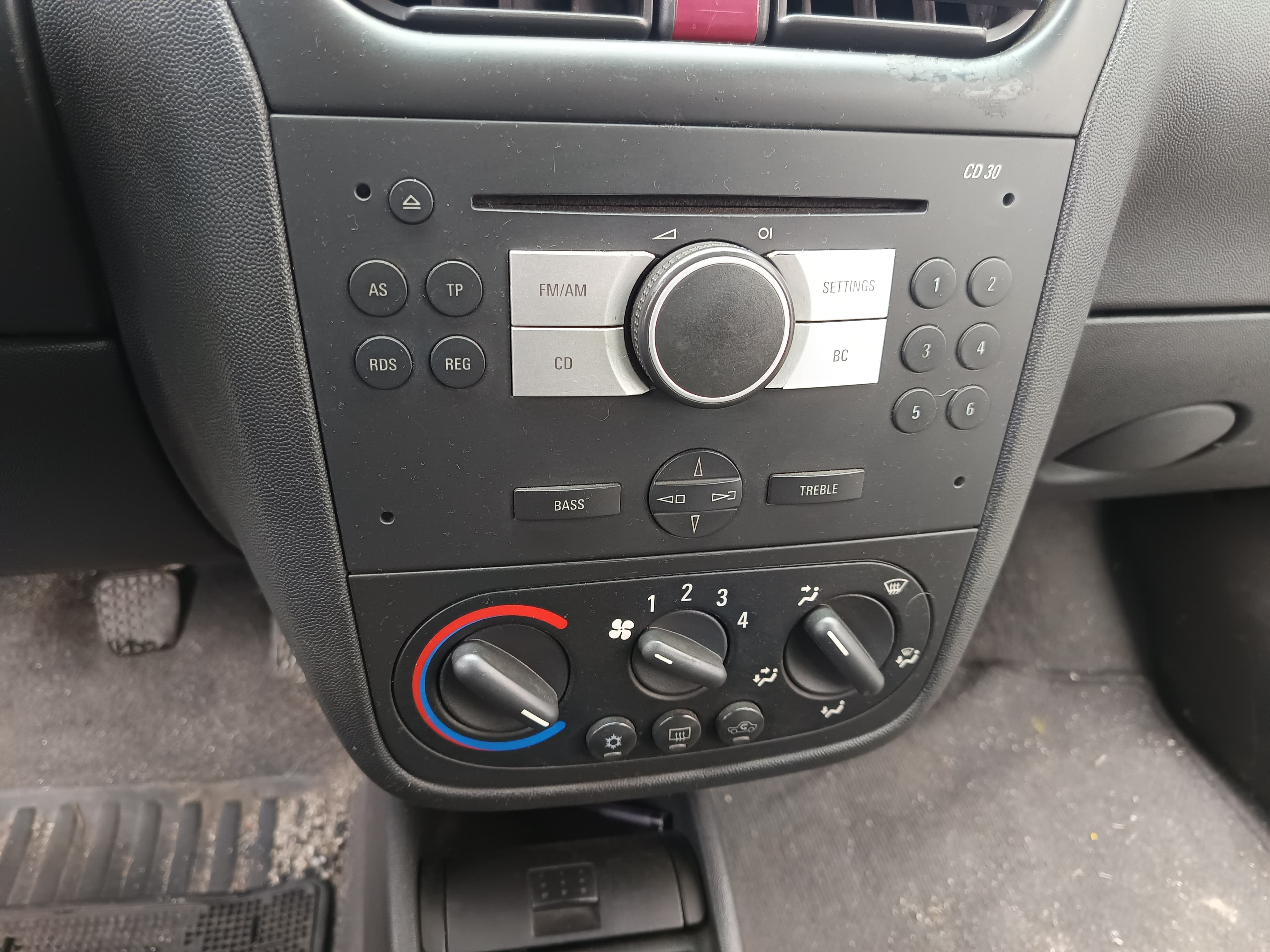 Opel Combo C Tour 1.3 CDTI · Ano 2008 — imagem 28