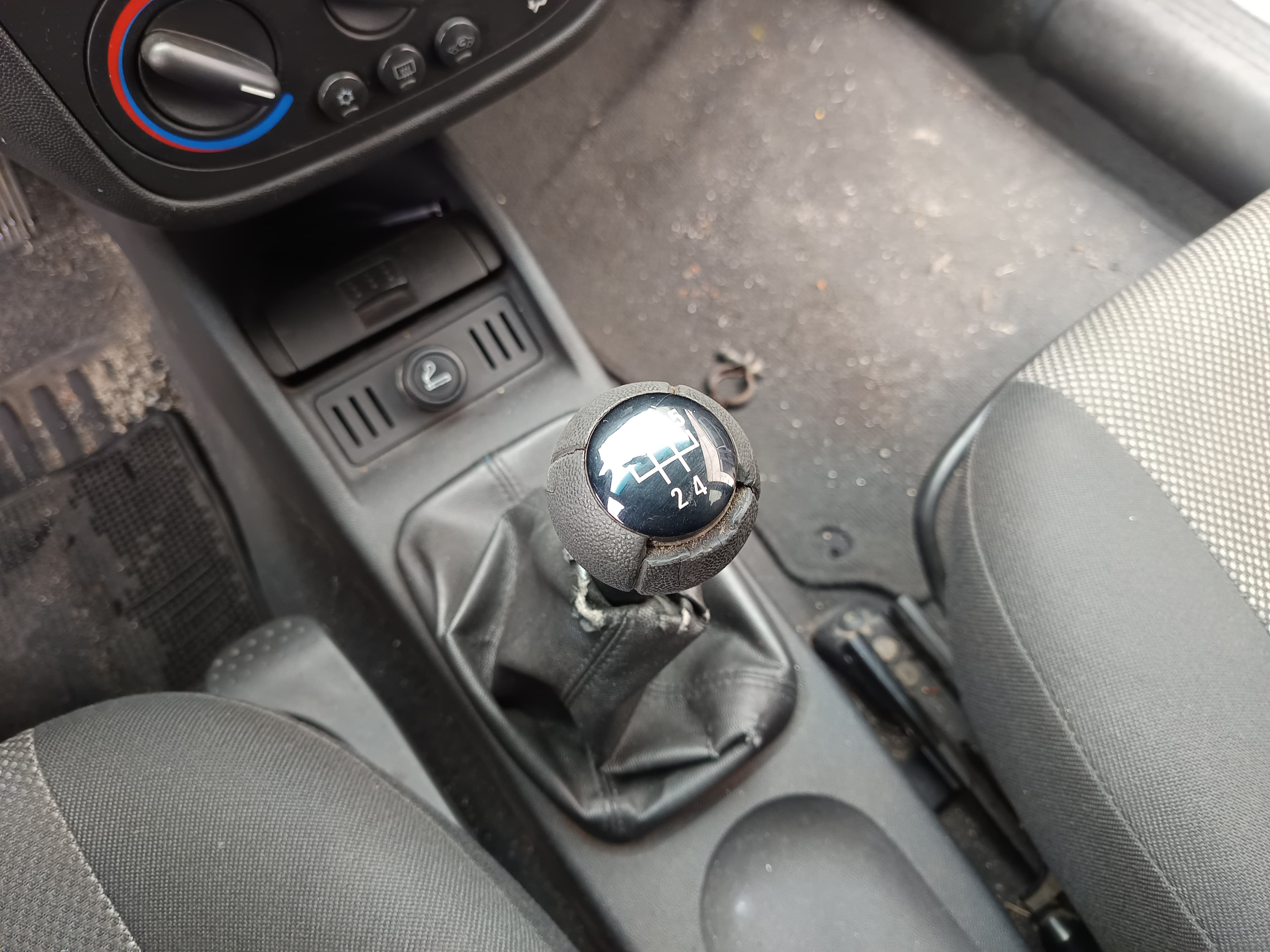 Opel Combo C Tour 1.3 CDTI · Ano 2008 — imagem 29