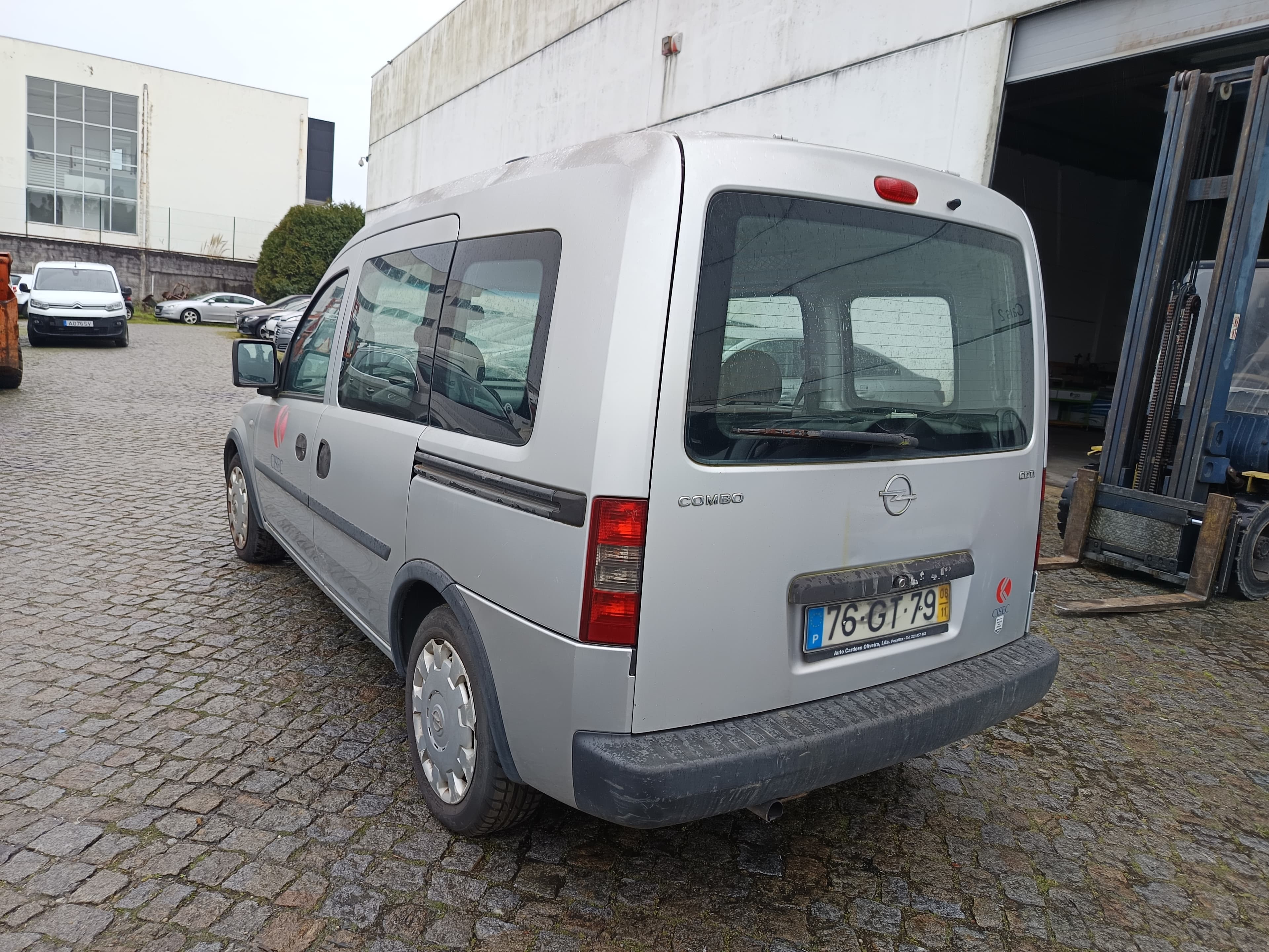 Opel Combo C Tour 1.3 CDTI · Ano 2008 — imagem 4