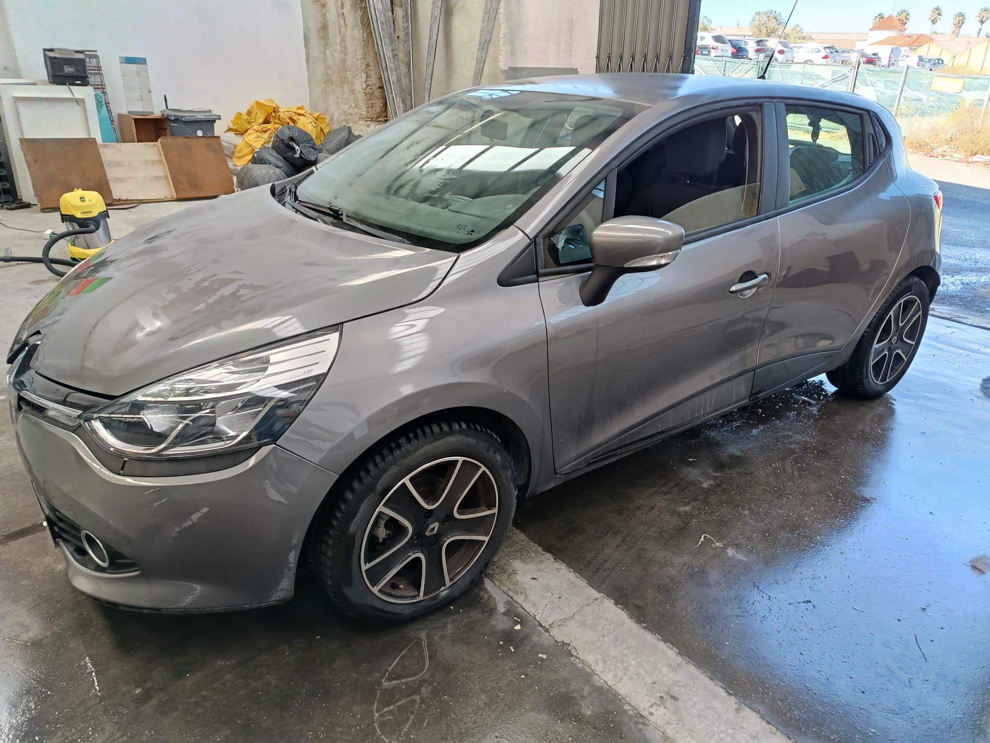 Renault Clio · Ano 2015 — imagem 1