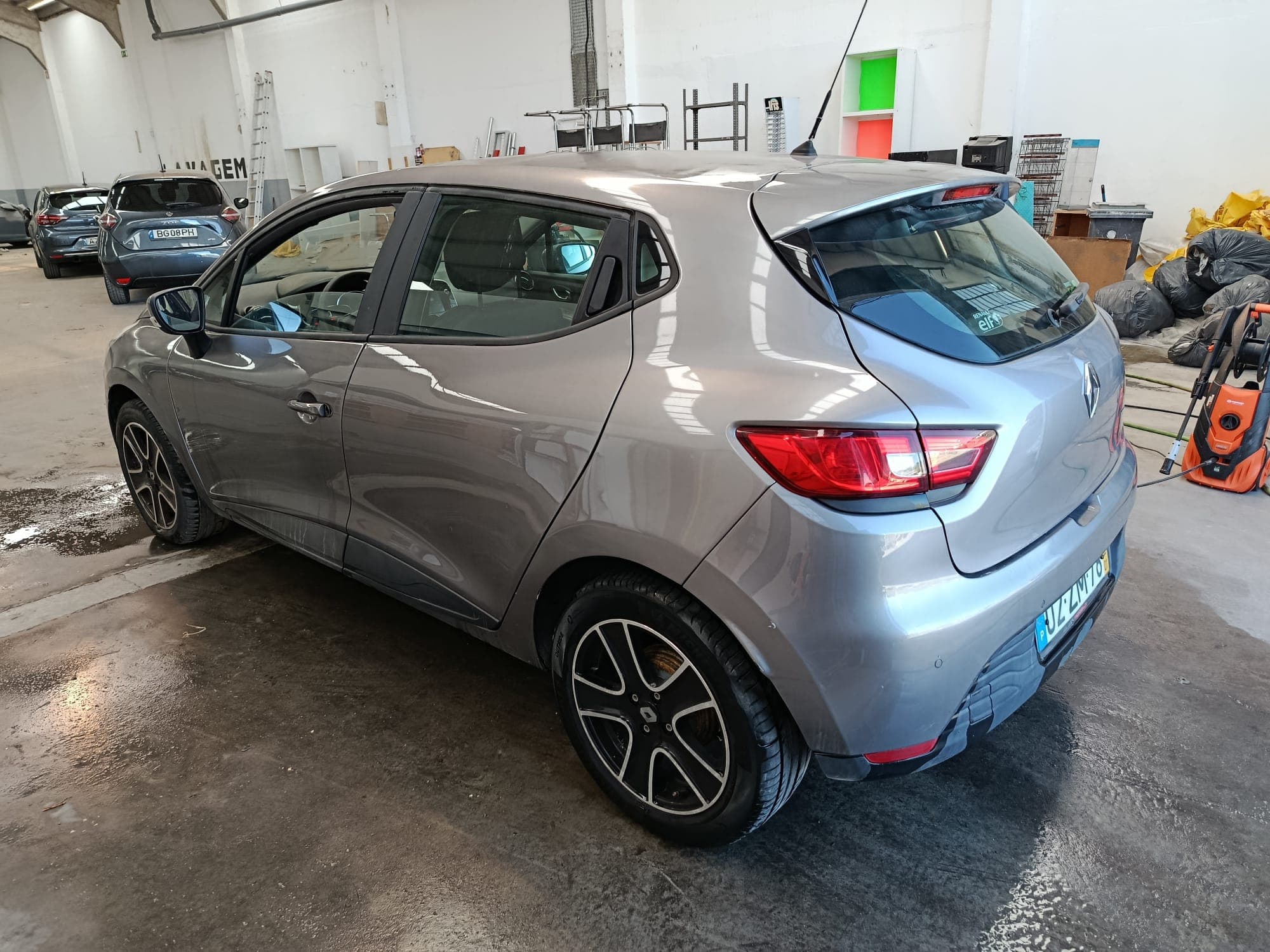 Renault Clio · Ano 2015 — imagem 4