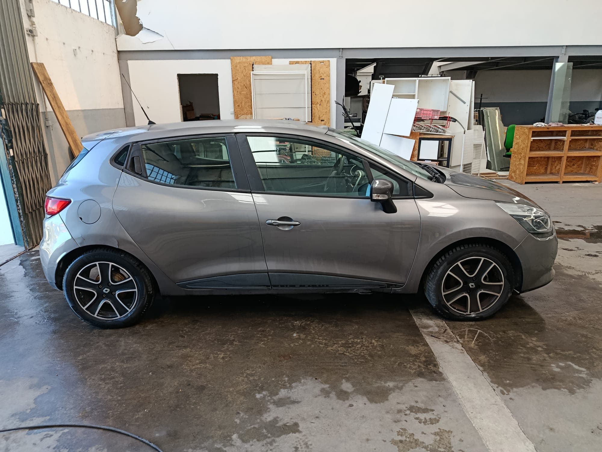 Renault Clio · Ano 2015 — imagem 7