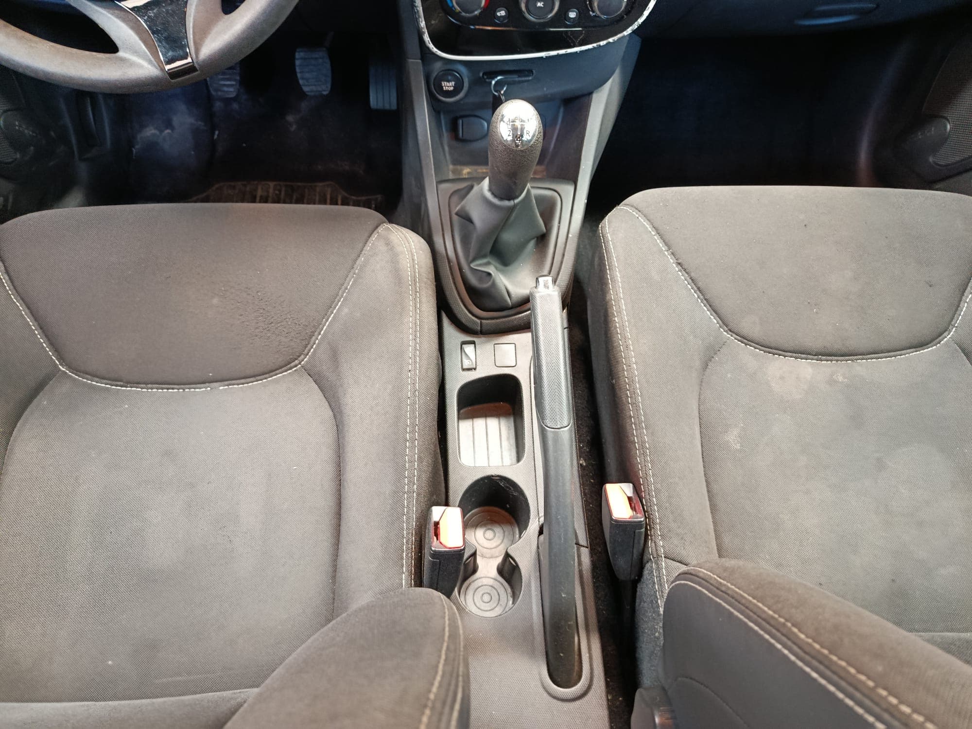 Renault Clio · Ano 2015 — imagem 13