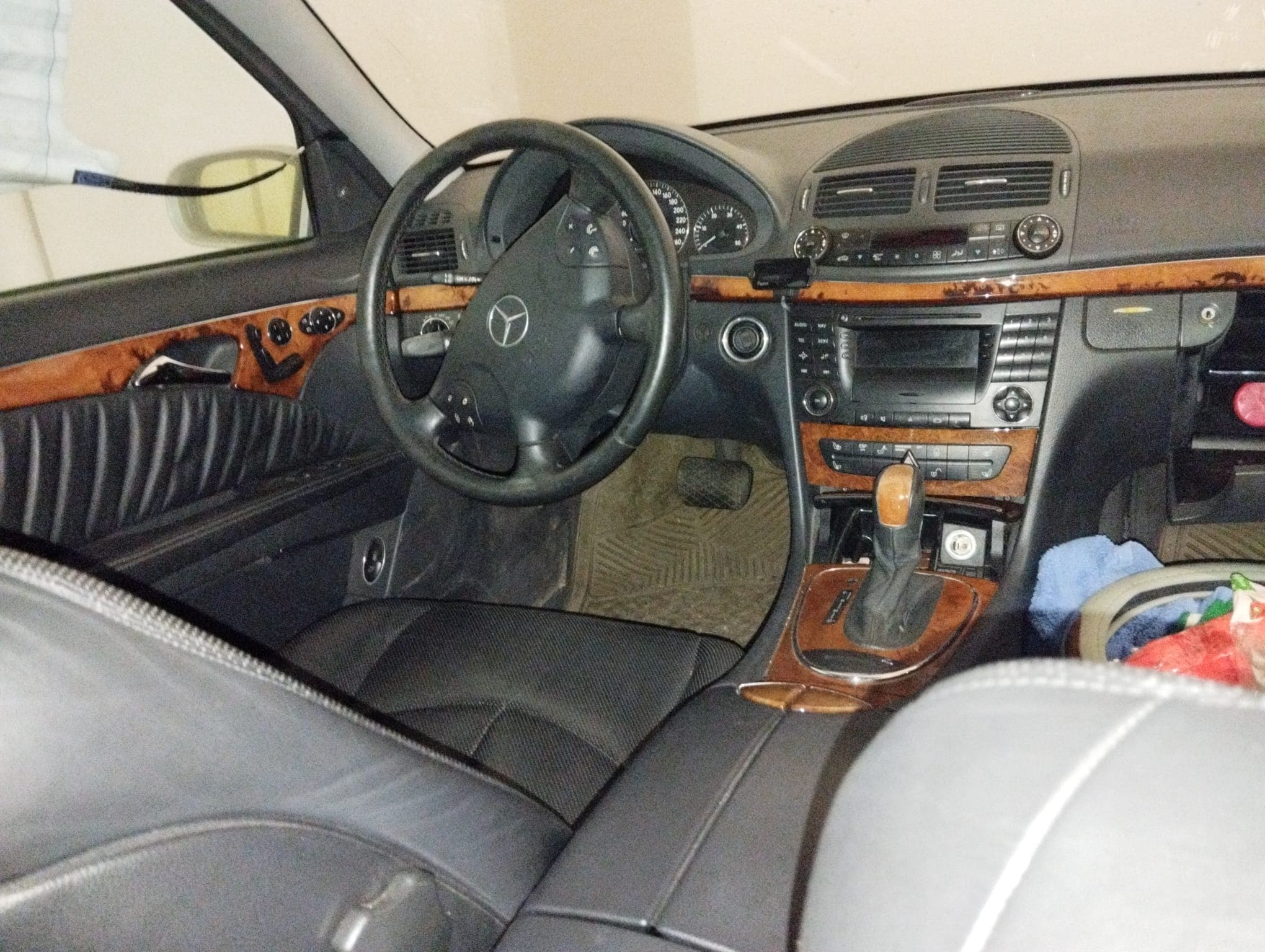 Mercedes-Benz E270 CDI 2.7 · Ano 2002 — image 6
