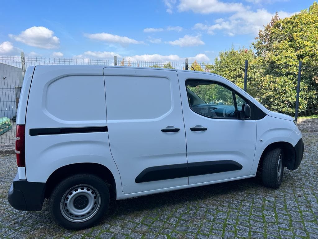 Citroën Berlingo · Ano 2019   64-ZQ-92 — image 1
