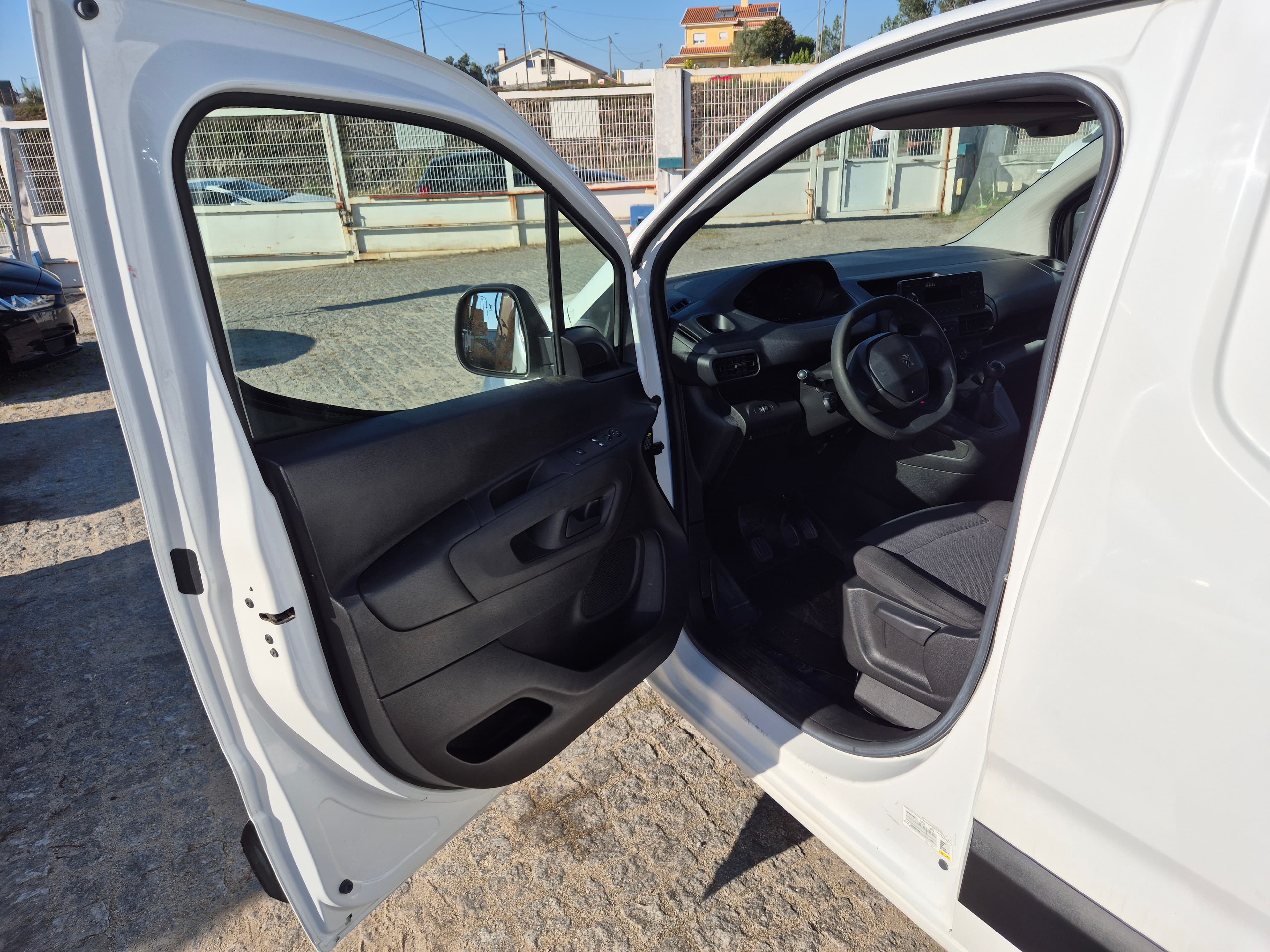 Peugeot Partner 1.5 Blue HDI XL · Ano 2020 — imagem 19