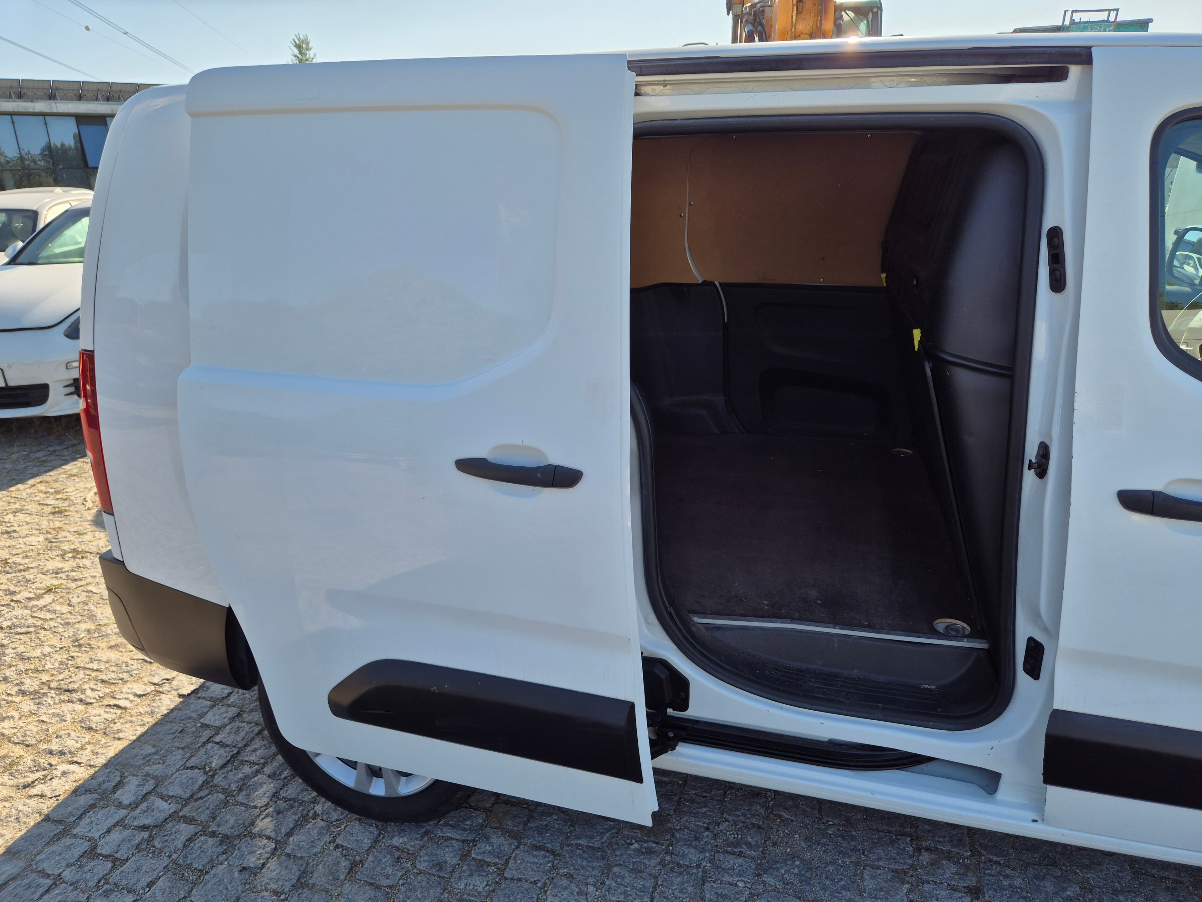 Peugeot Partner 1.5 Blue HDI XL · Ano 2020 — imagem 9