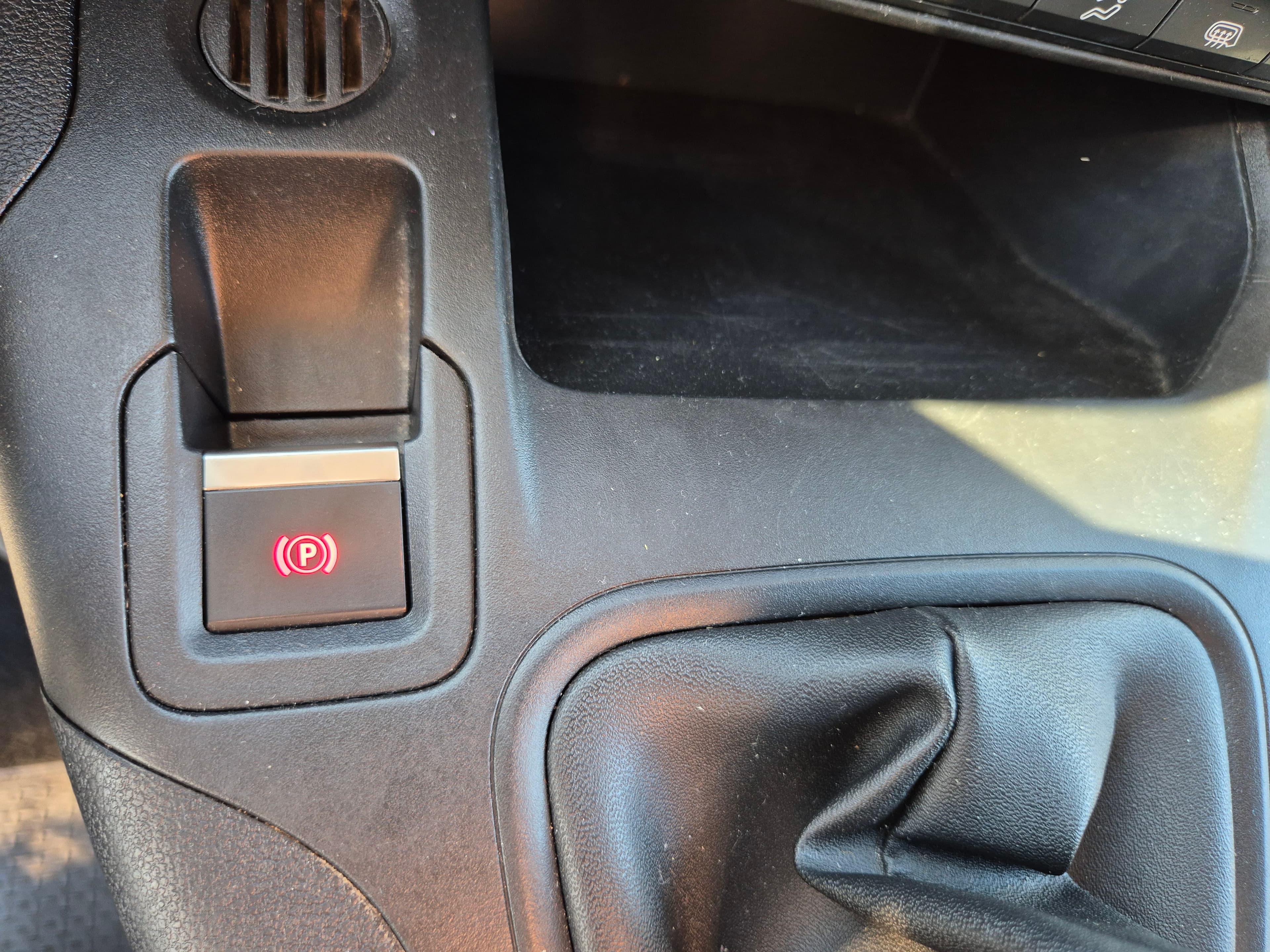 Peugeot Partner 1.5 Blue HDI XL · Ano 2020 — imagem 33