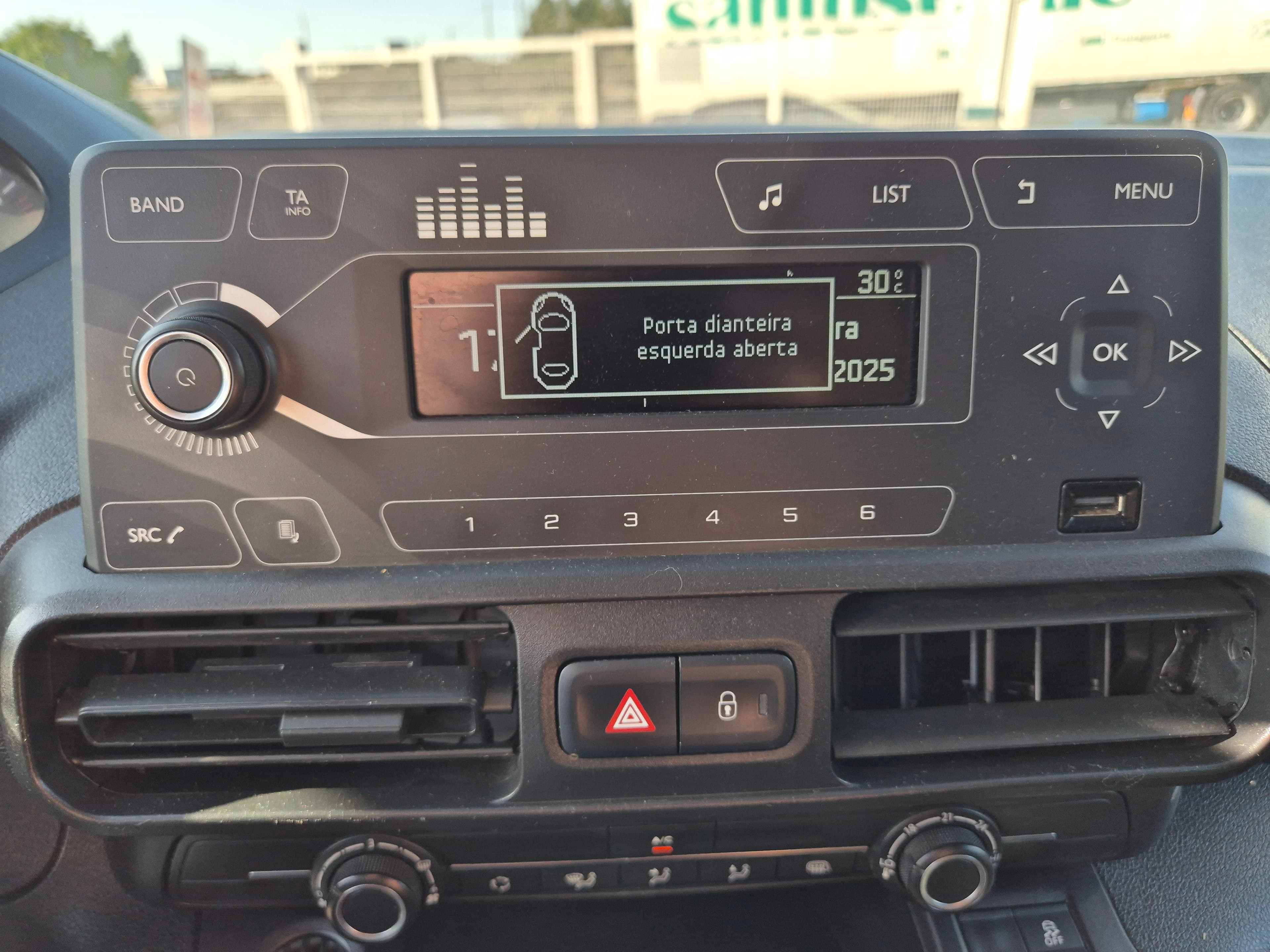Peugeot Partner 1.5 Blue HDI XL · Ano 2020 — imagem 42