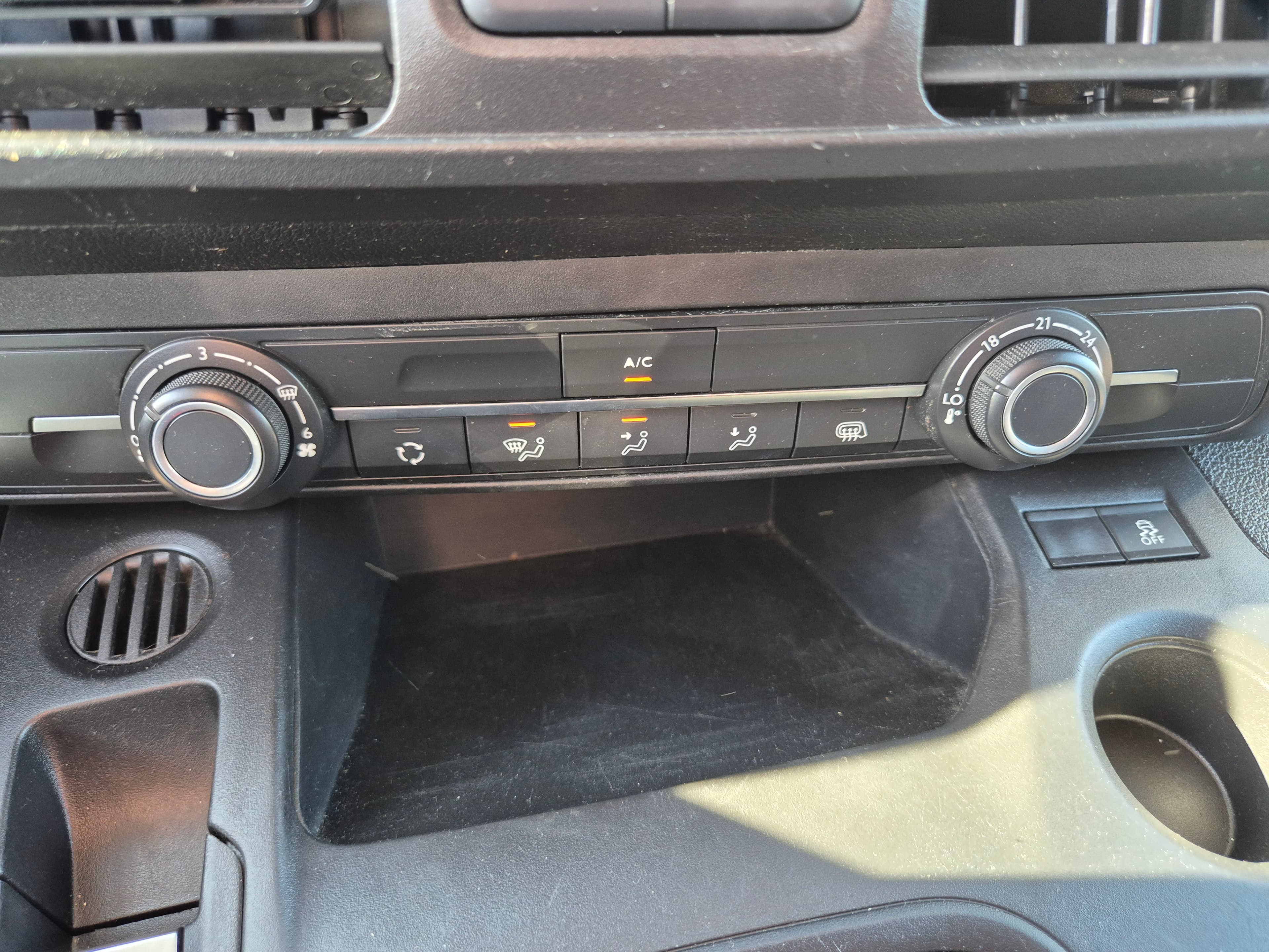 Peugeot Partner 1.5 Blue HDI XL · Ano 2020 — imagem 34