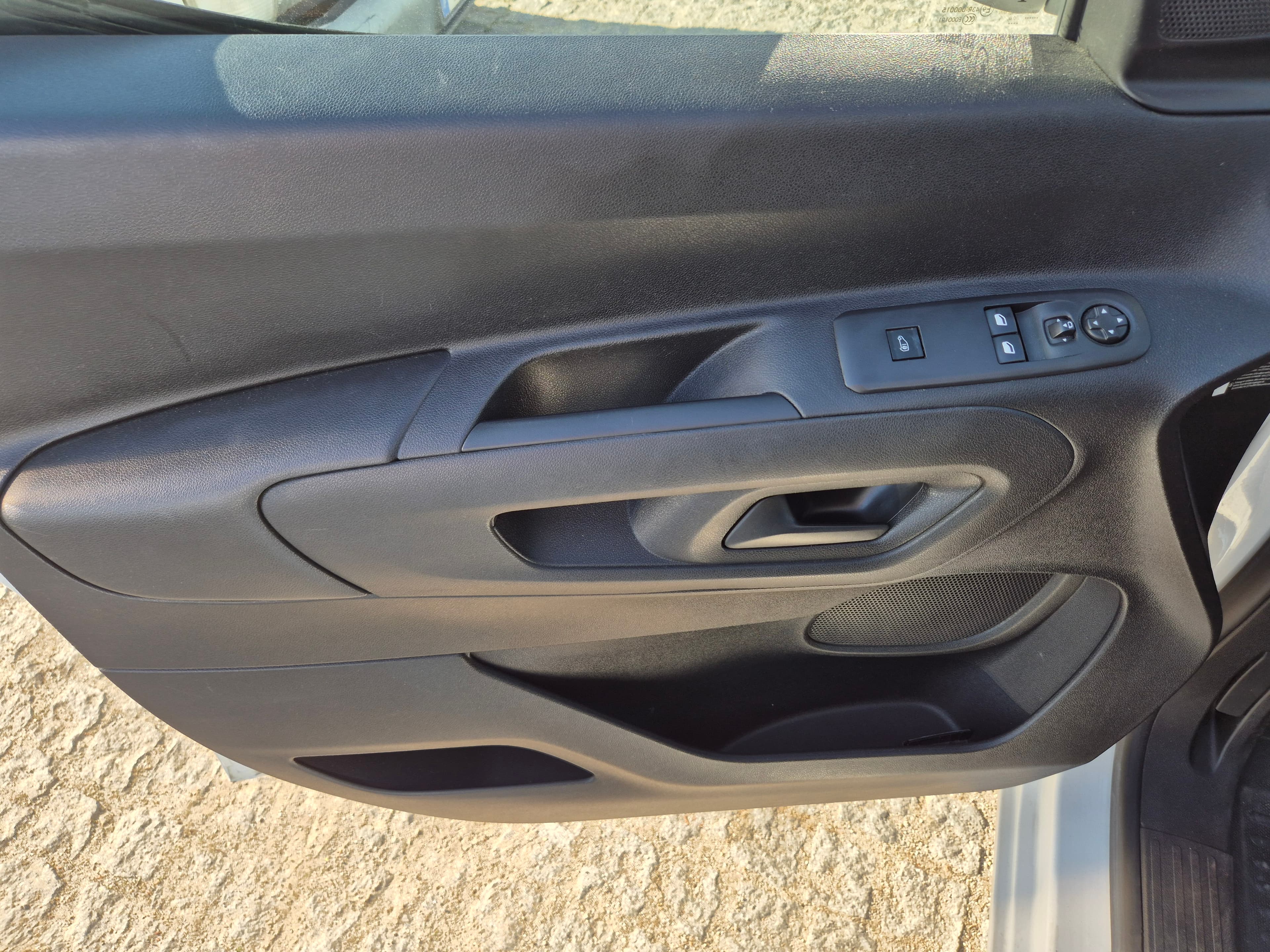 Peugeot Partner 1.5 Blue HDI XL · Ano 2020 — imagem 20
