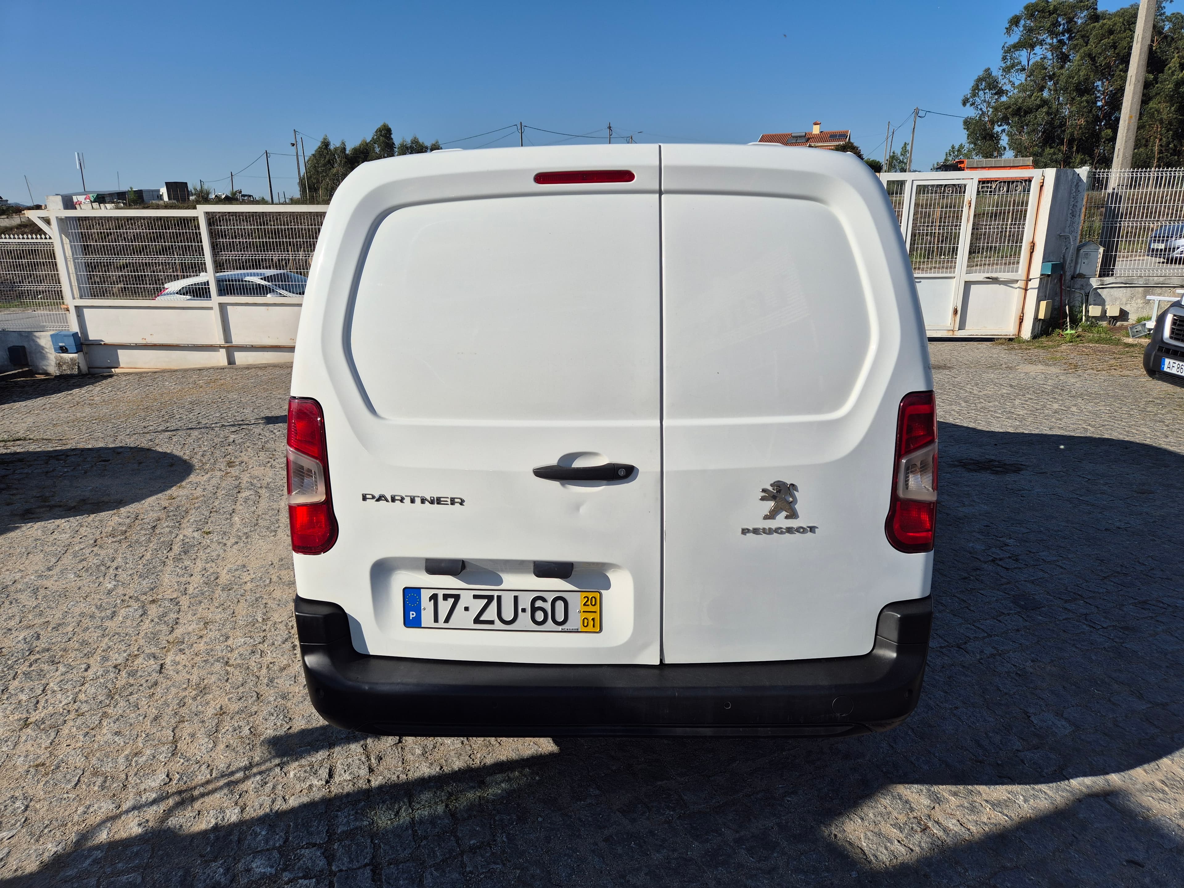 Peugeot Partner 1.5 Blue HDI XL · Ano 2020 — imagem 4