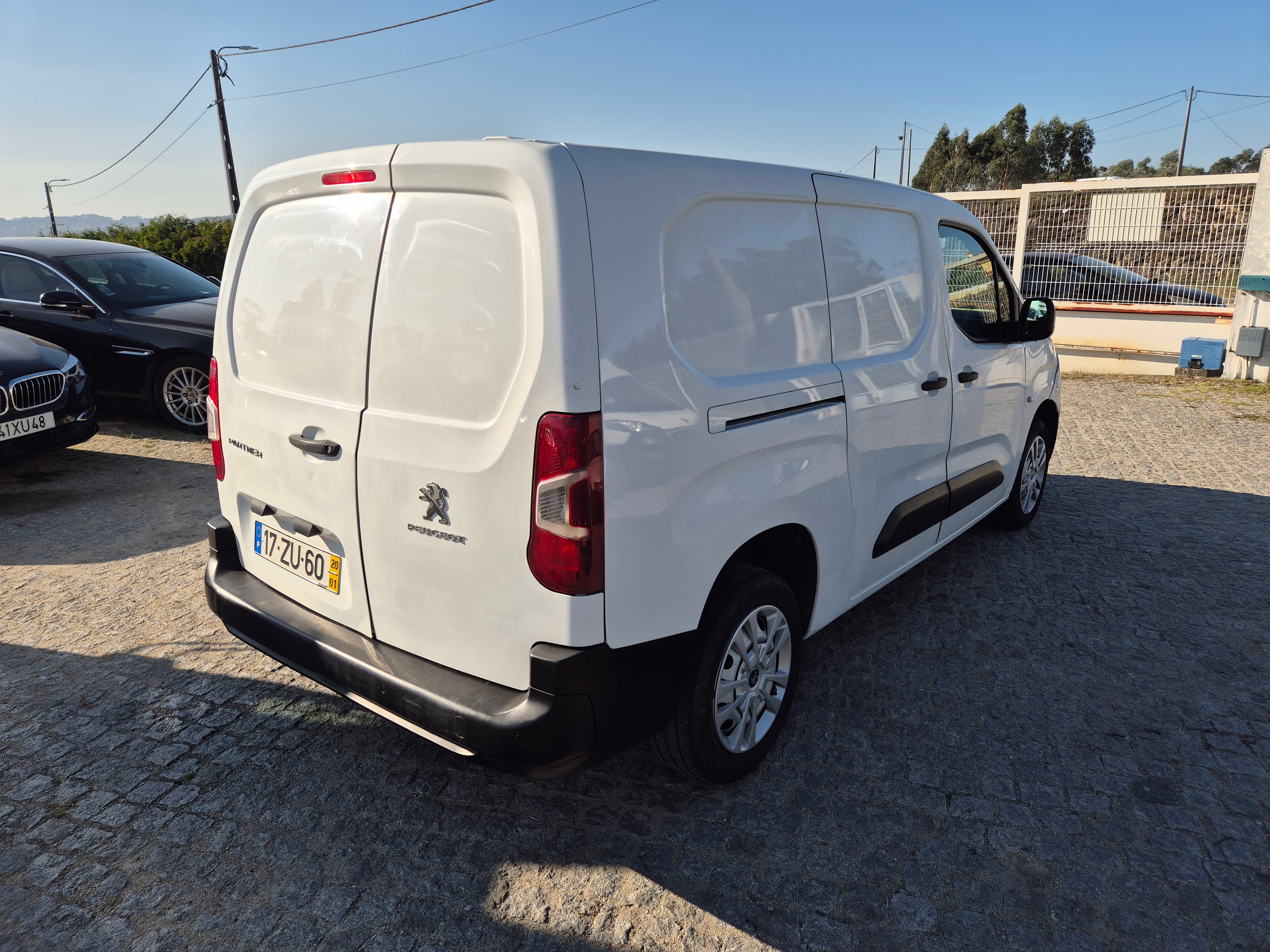 Peugeot Partner 1.5 Blue HDI XL · Ano 2020 — imagem 3