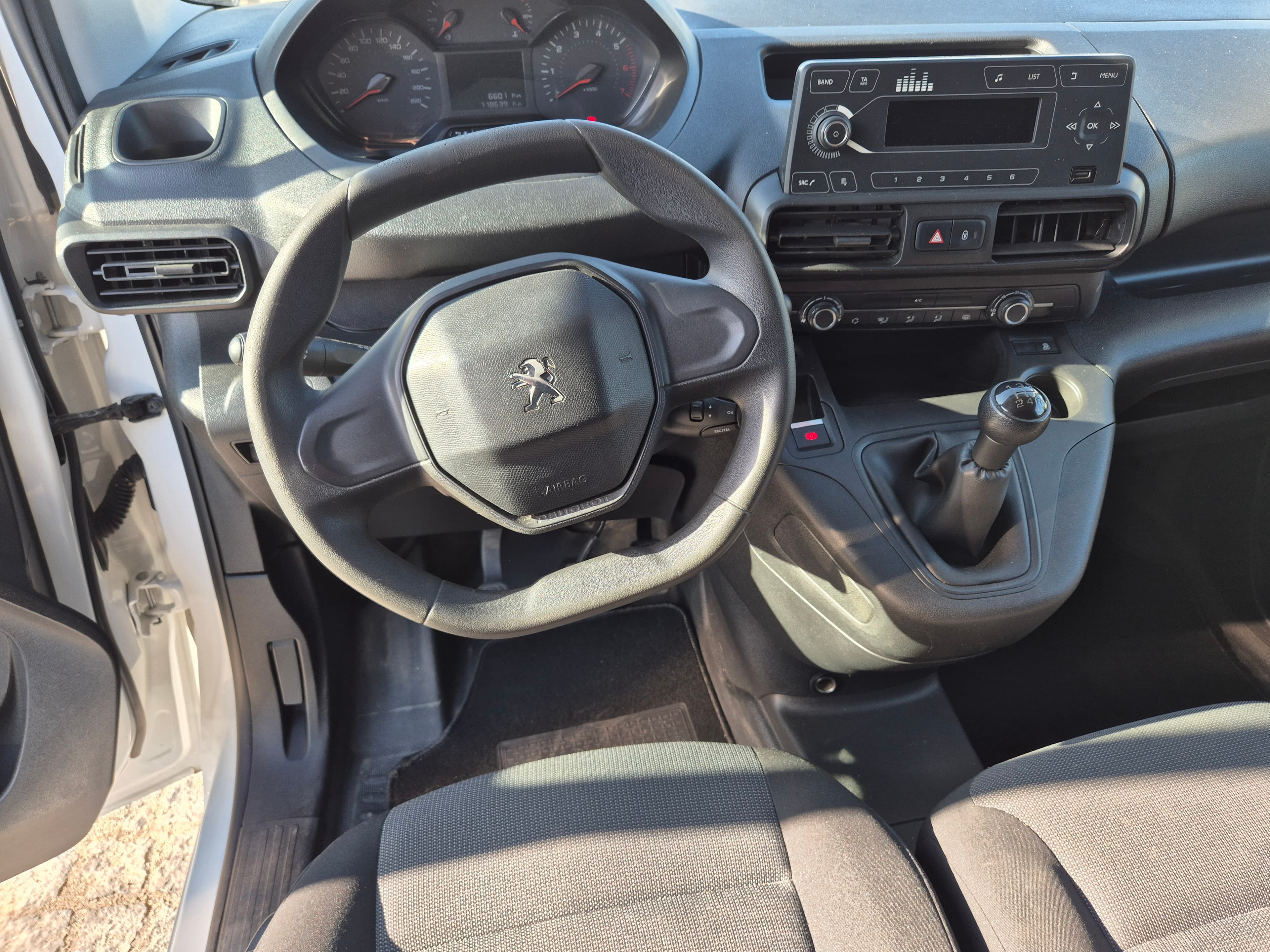 Peugeot Partner 1.5 Blue HDI XL · Ano 2020 — imagem 22