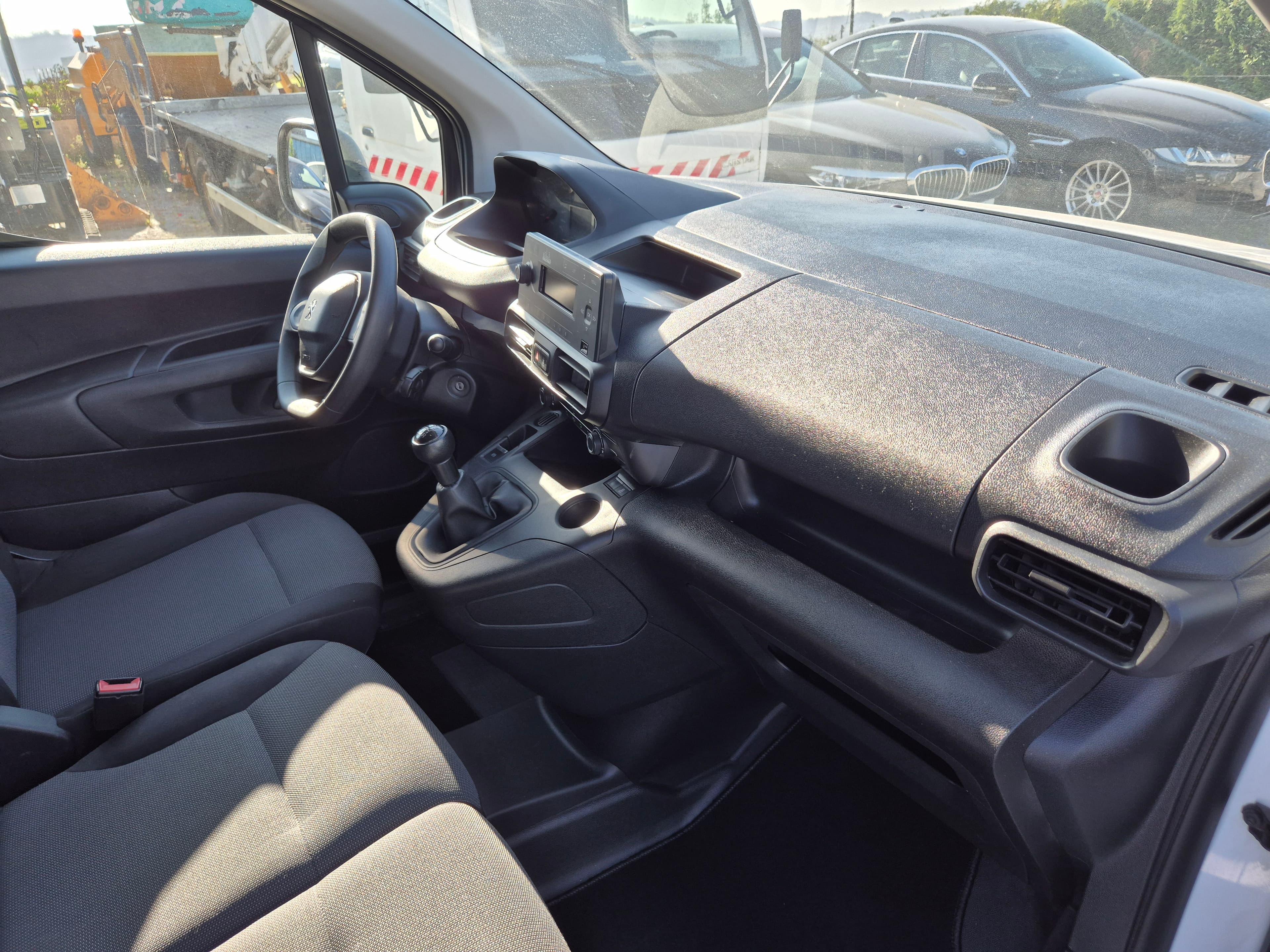 Peugeot Partner 1.5 Blue HDI XL · Ano 2020 — imagem 23