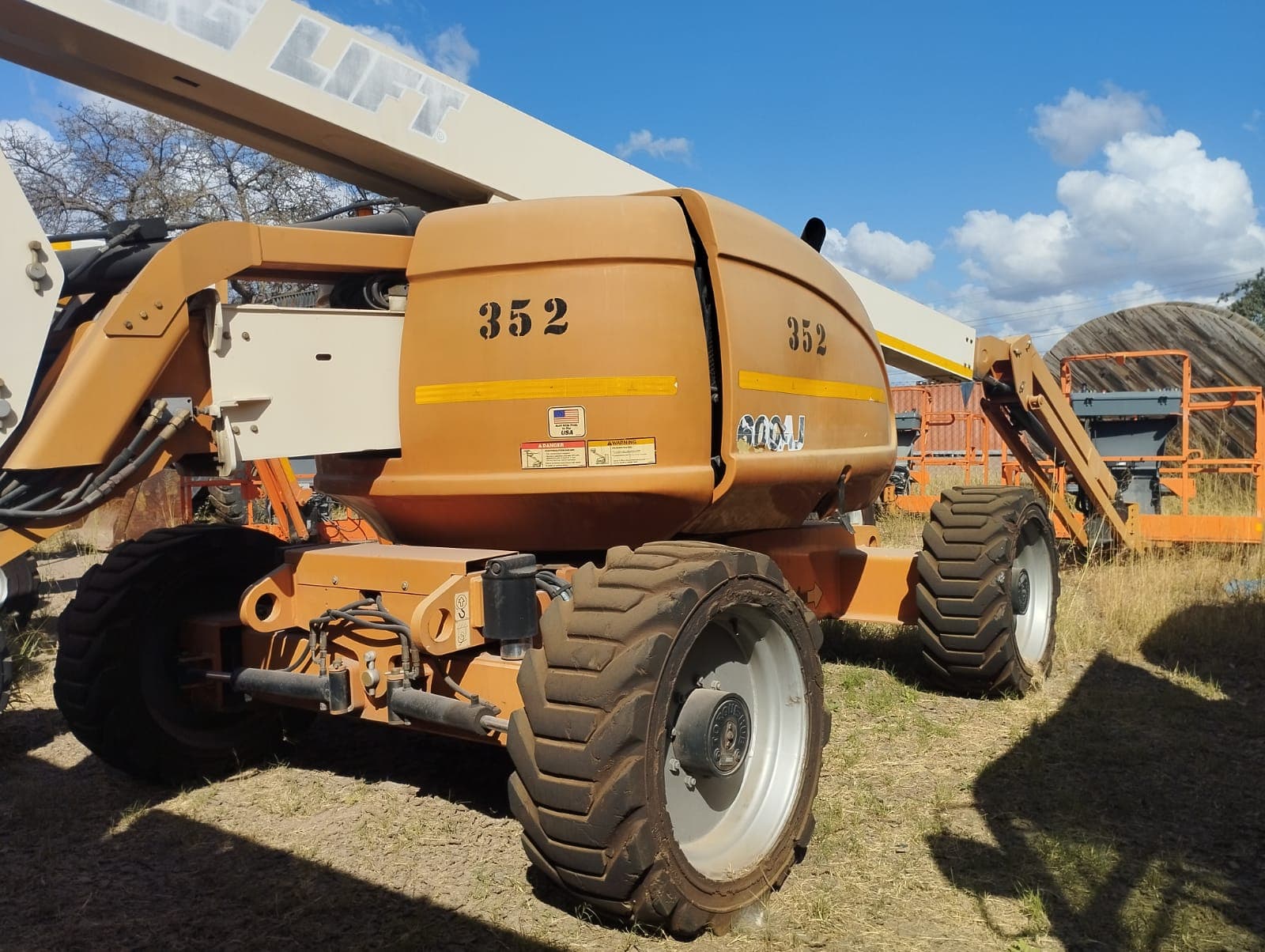 Plataforma Elevatória - JLG/600AJ
