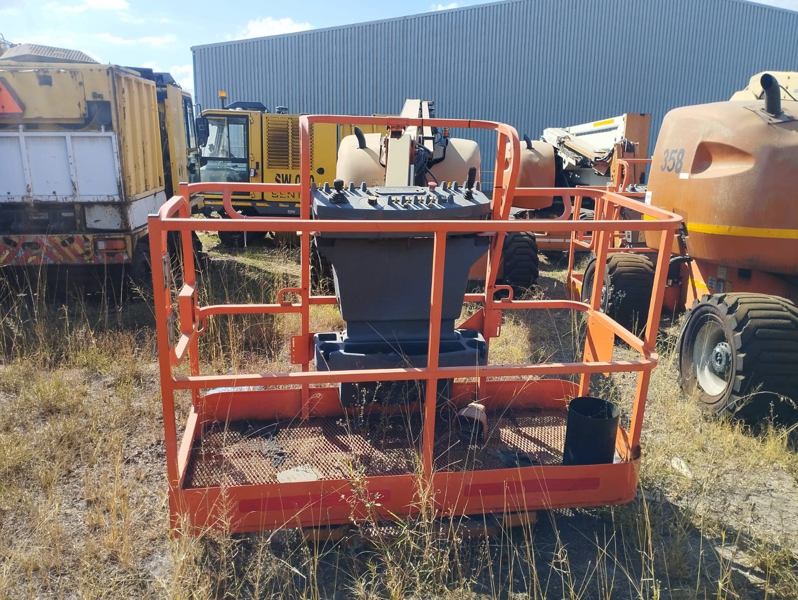 Plataforma Elevatória - JLG/600AJ — imagem 4
