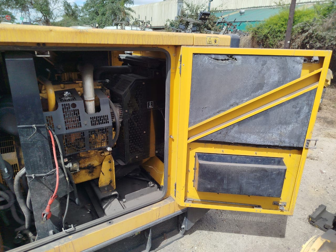 Gerador CAT DE65E0 60kva — imagen 2