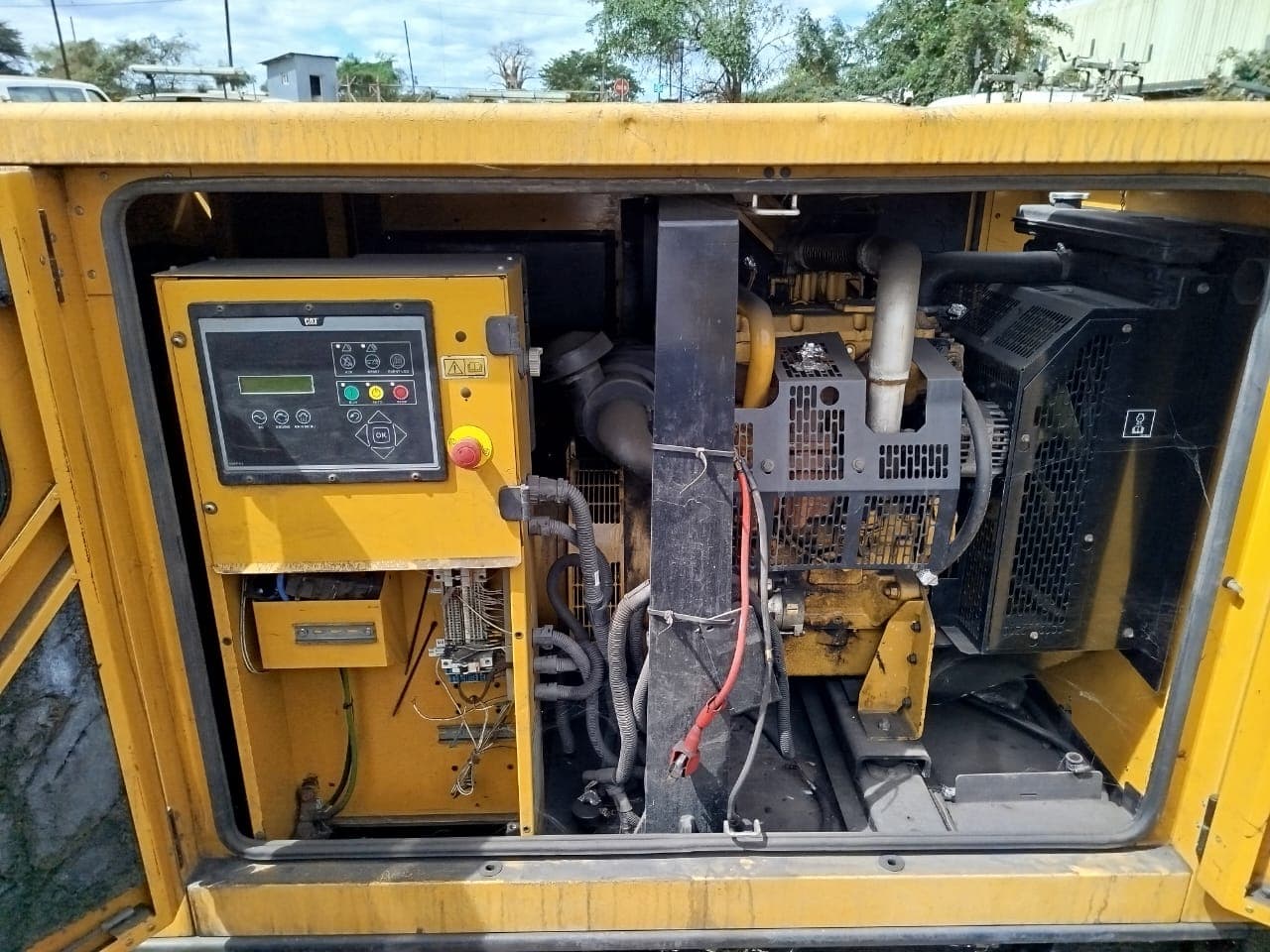 Gerador CAT DE65E0 60kva — imagen 9