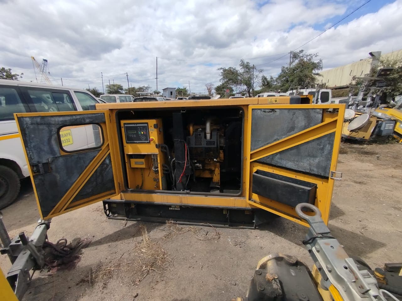 Gerador CAT DE65E0 60kva — imagen 3