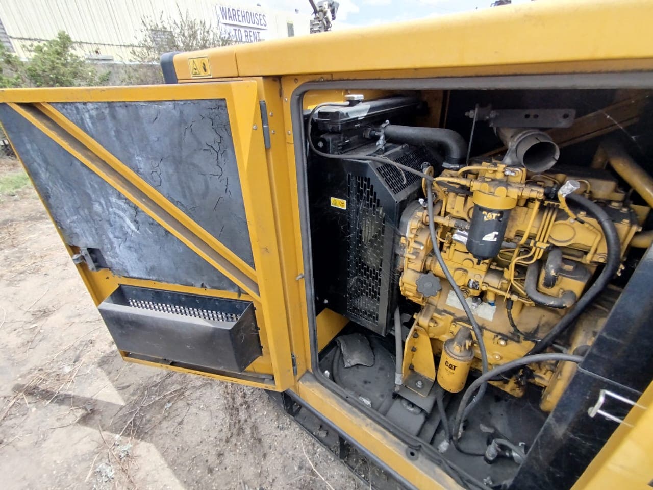 Gerador CAT DE65E0 60kva — imagen 4