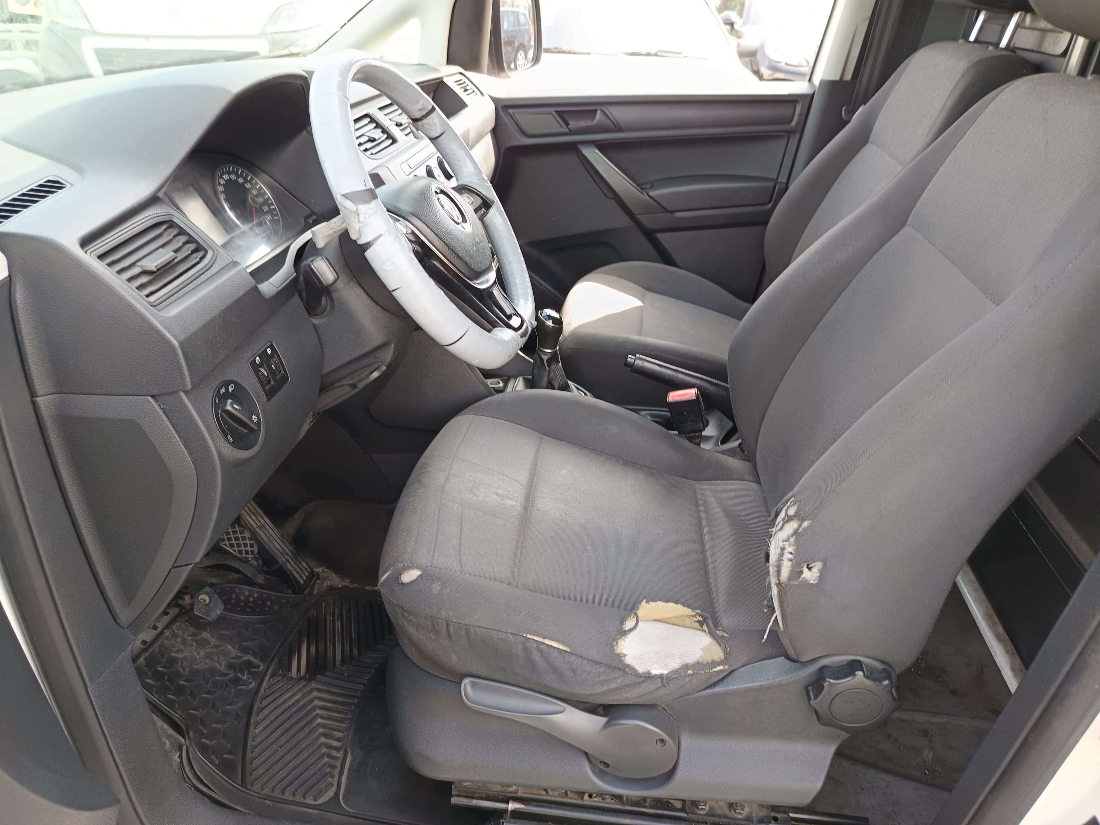 Volkswagen Caddy · Ano 2016 — image 27