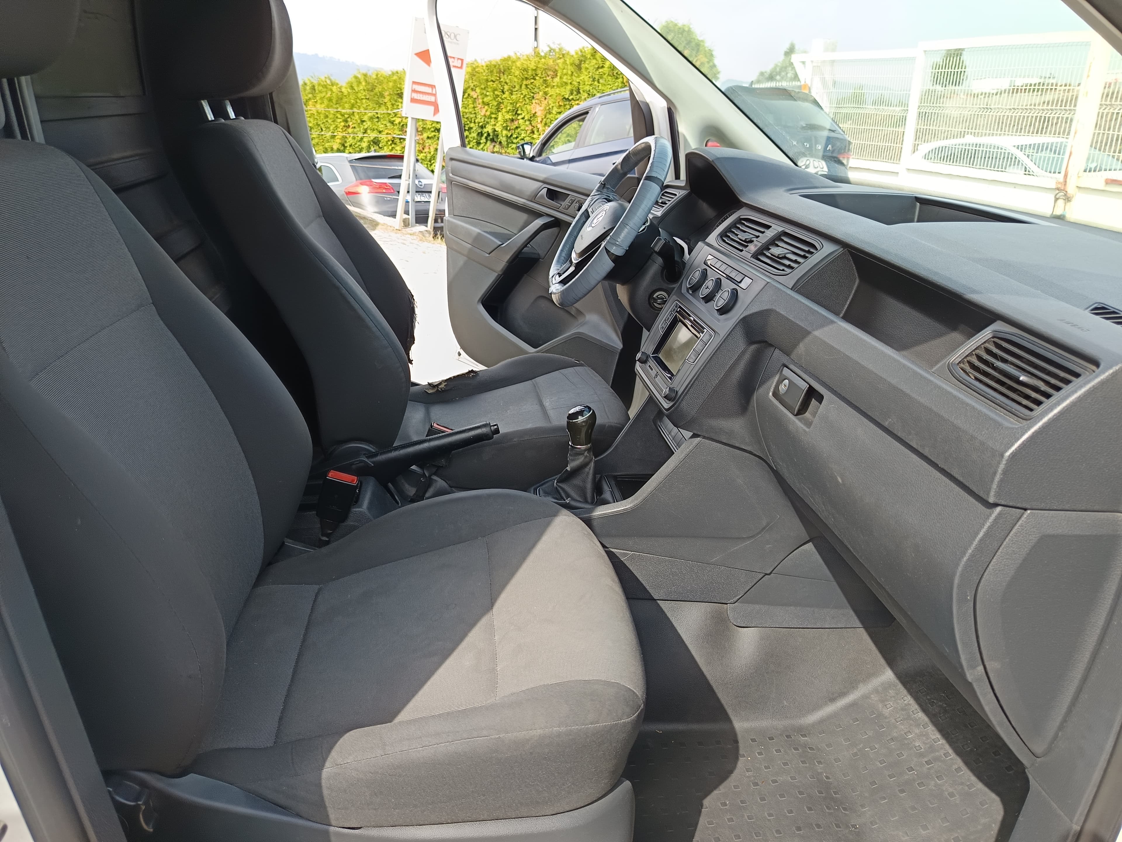 Volkswagen Caddy · Ano 2016 — image 24