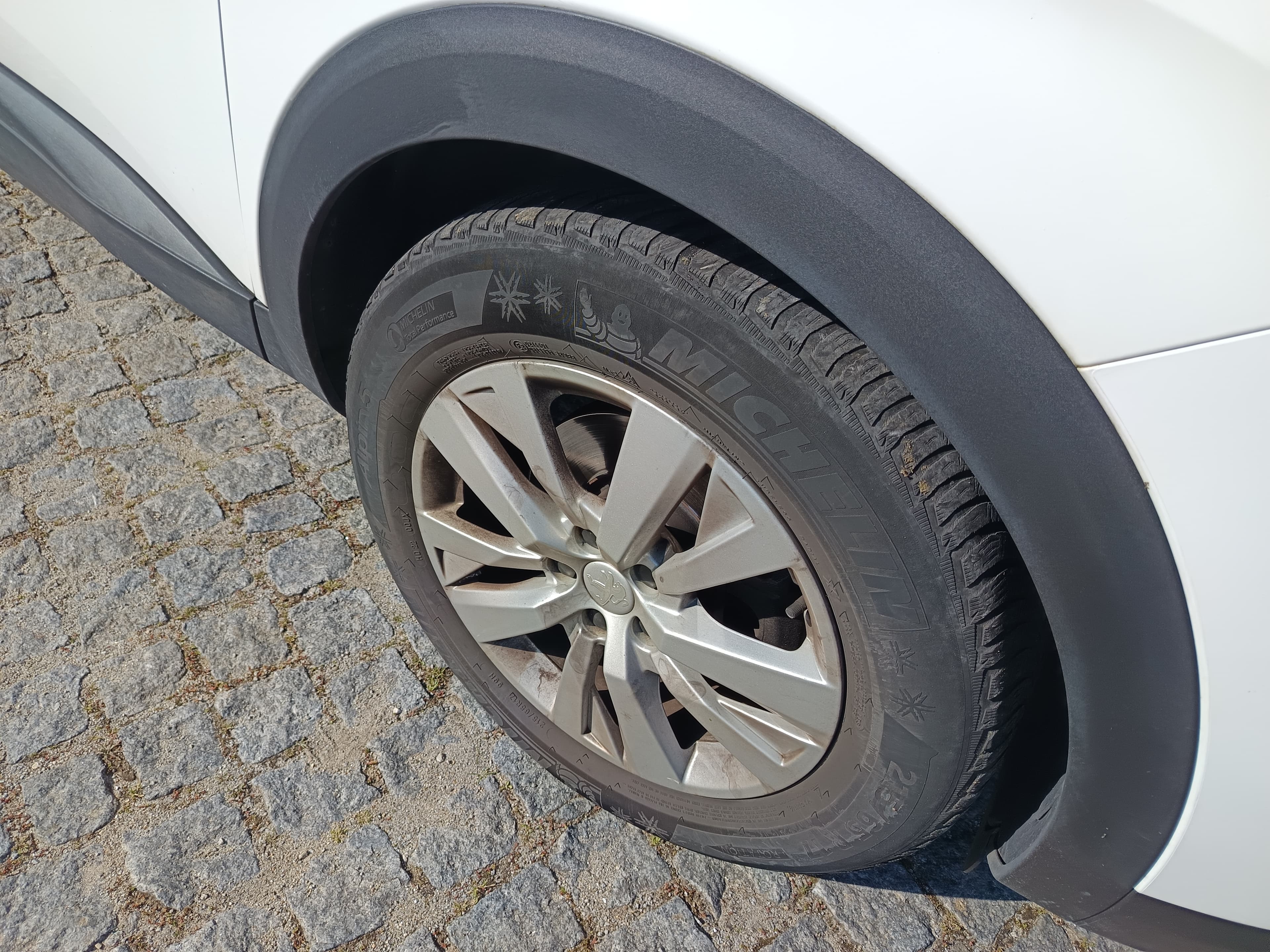 Peugeot 3008 · Ano 2019 — imagem 9