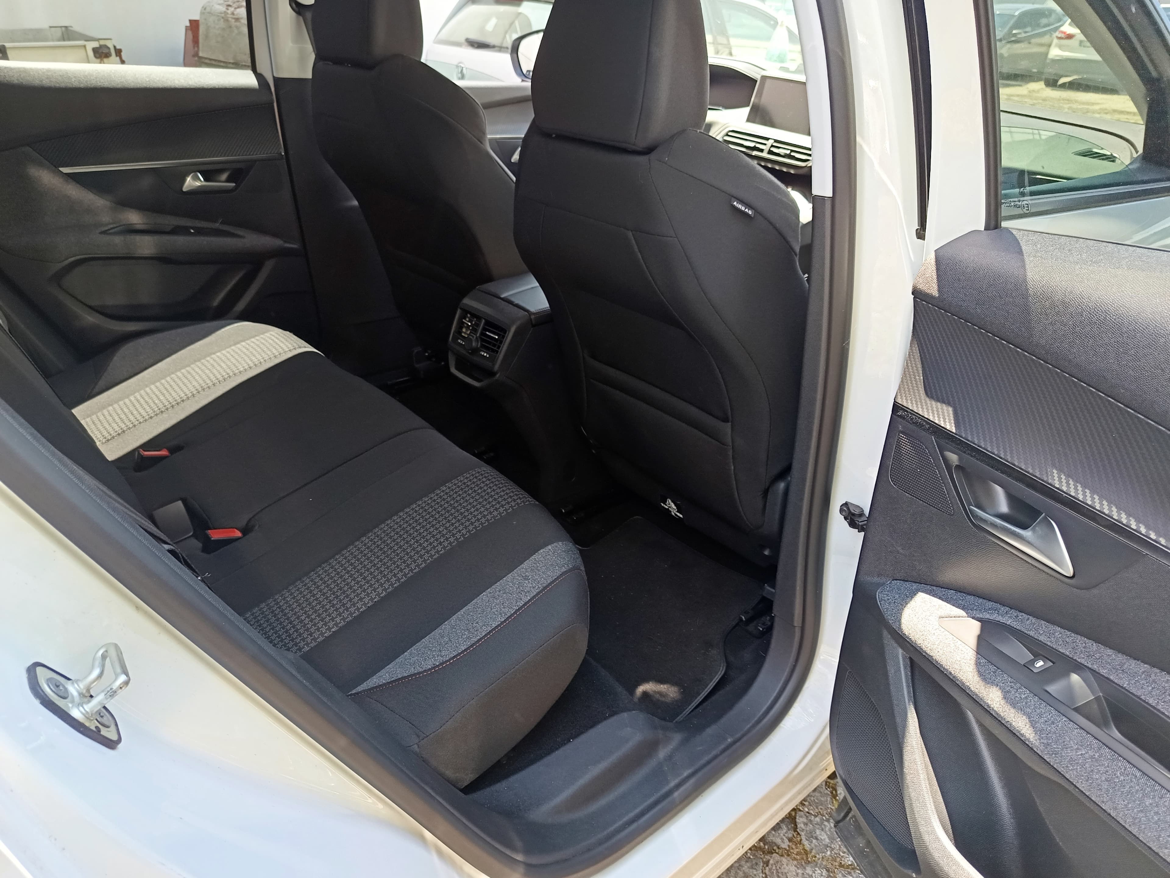 Peugeot 3008 · Ano 2019 — imagem 17