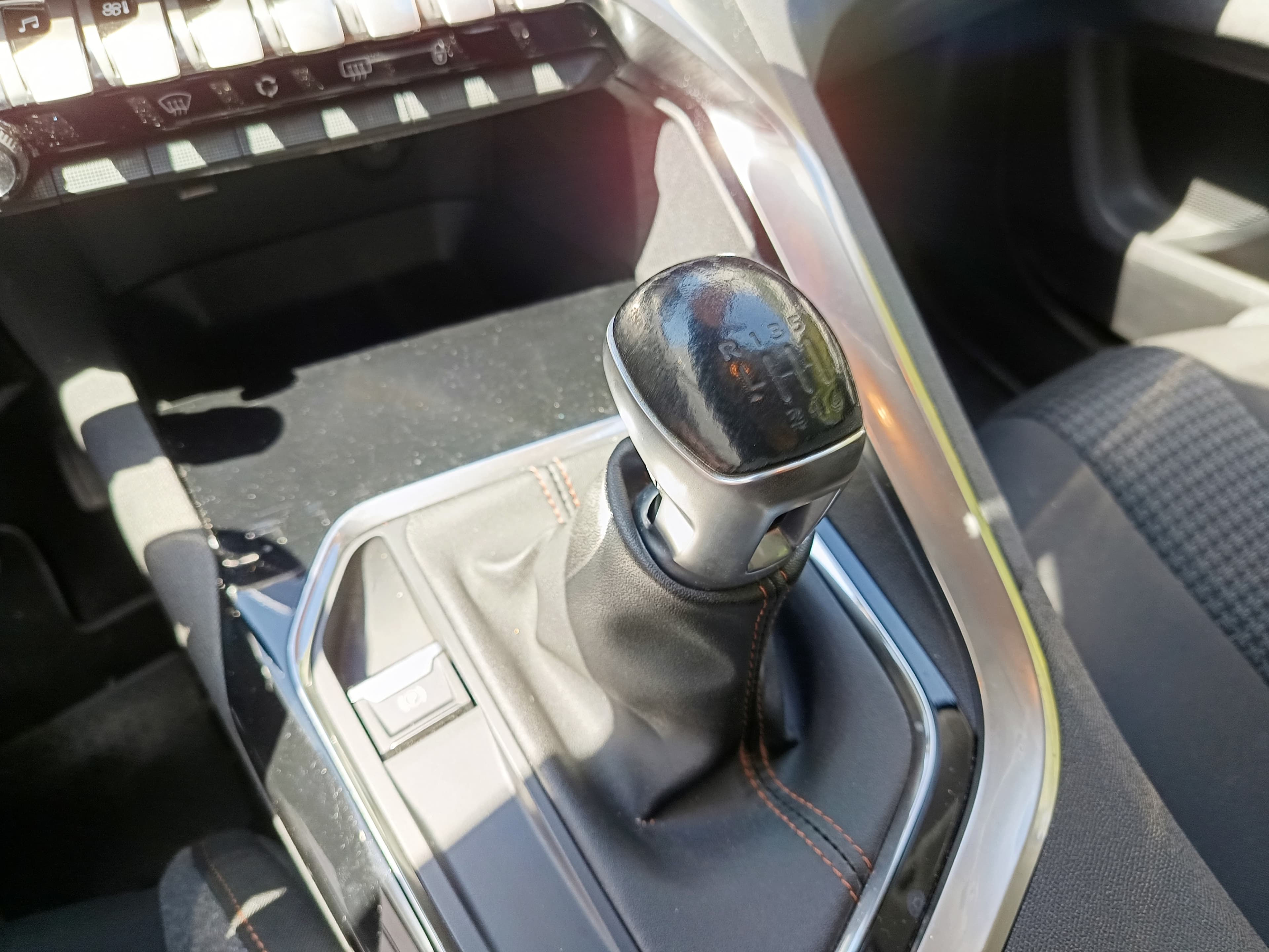 Peugeot 3008 · Ano 2019 — imagem 35