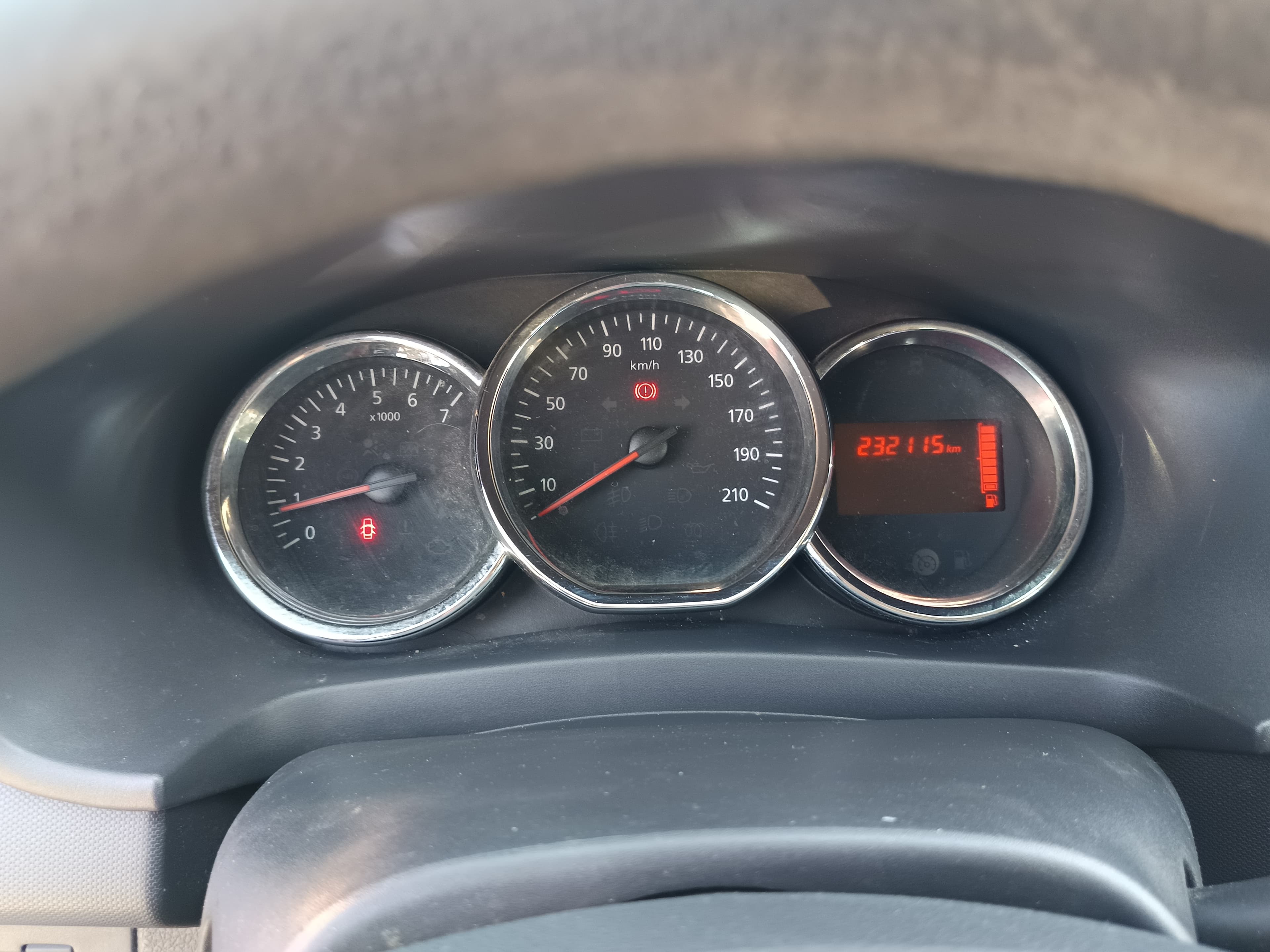 Dacia Sandero · Ano 2013 — image 24