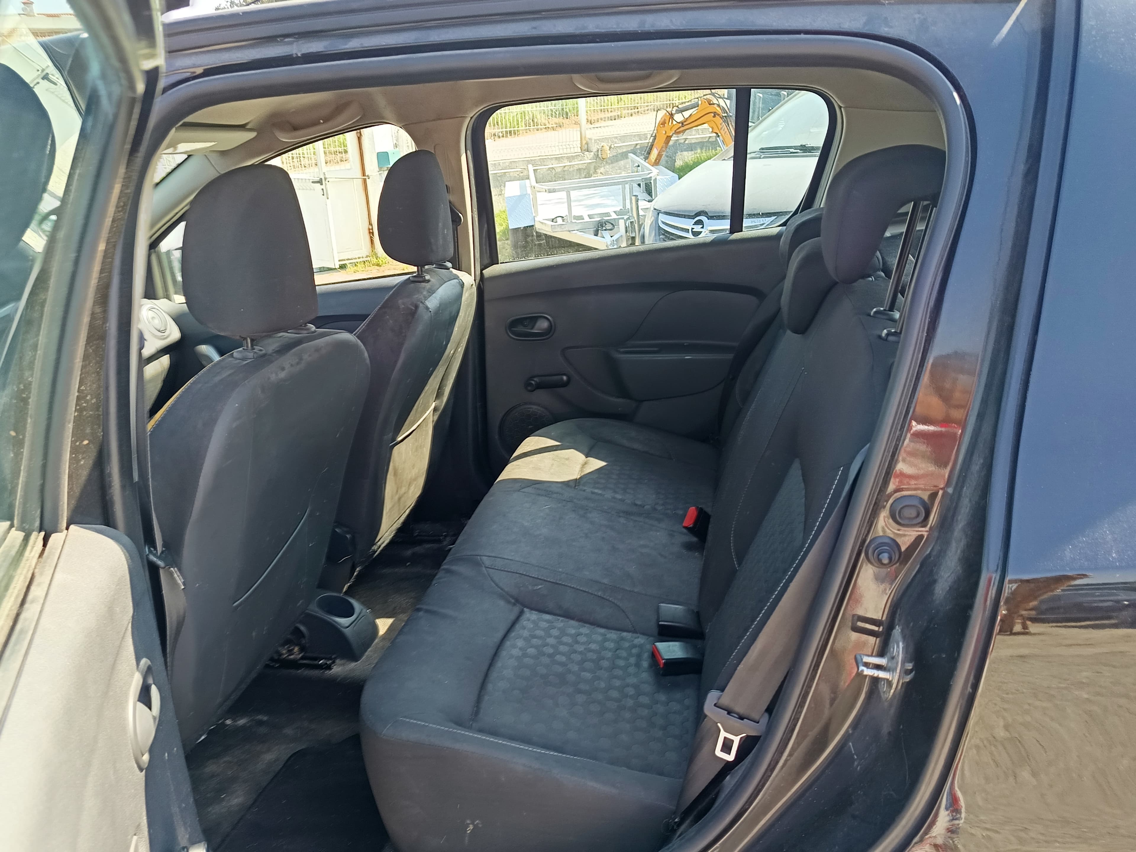 Dacia Sandero · Ano 2013 — image 30