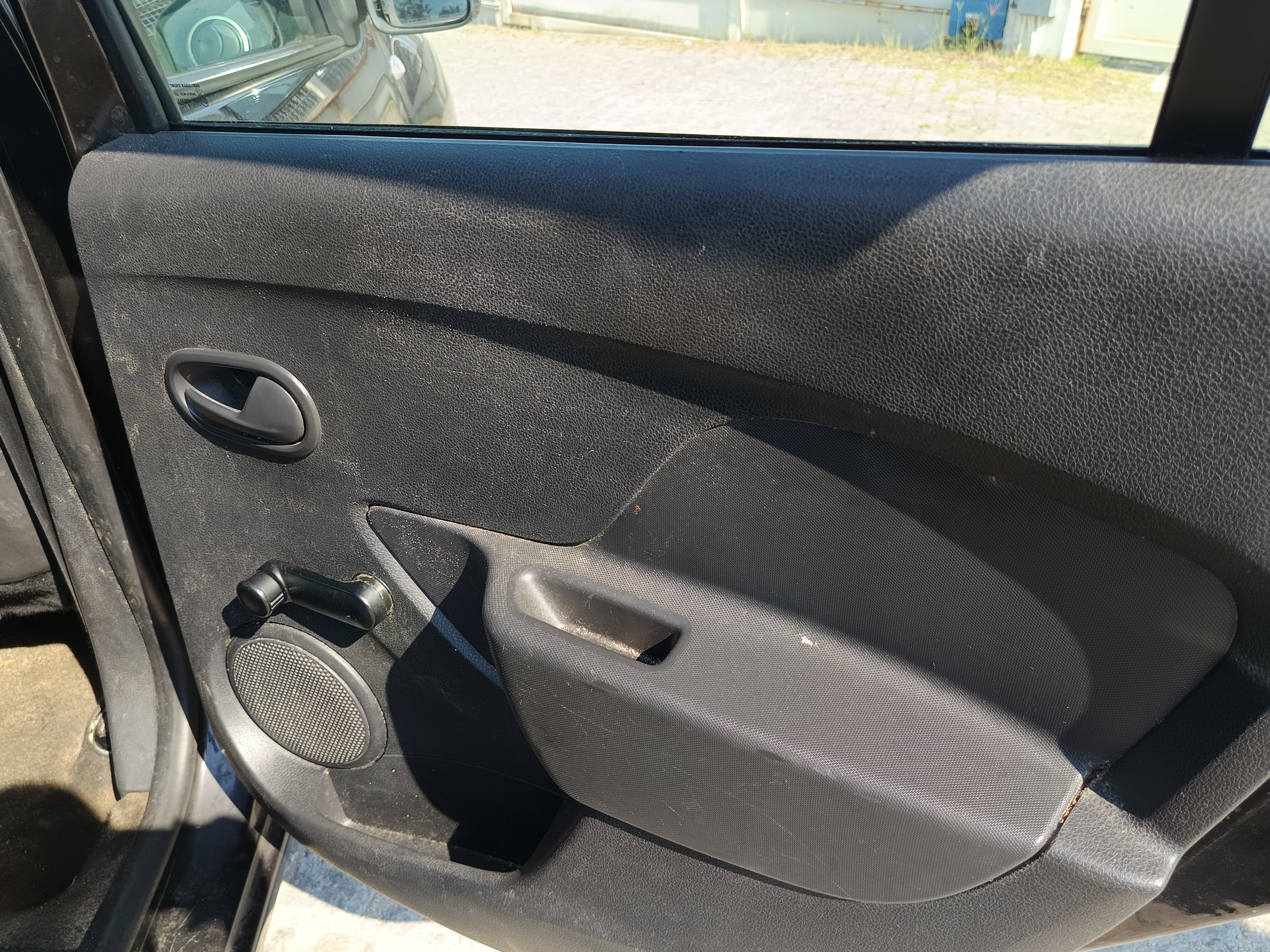 Dacia Sandero · Ano 2013 — image 32