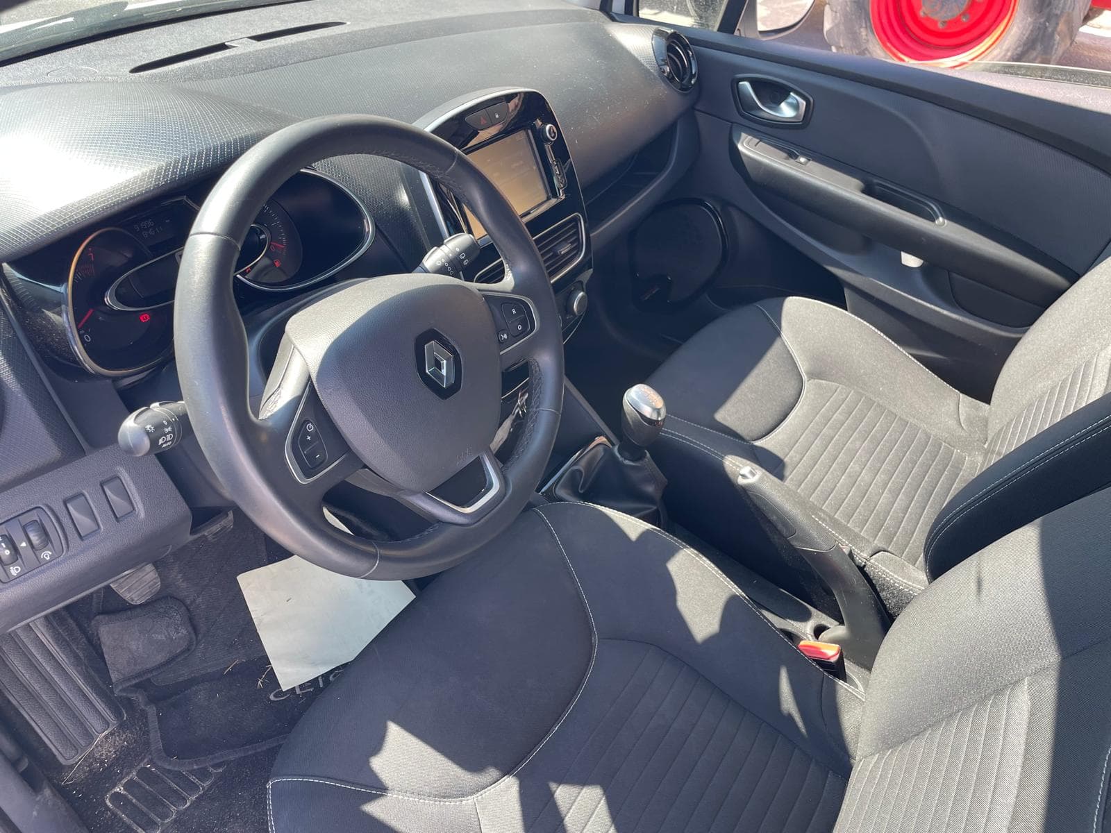 Renault Clio · Ano 2018 — imagen 10