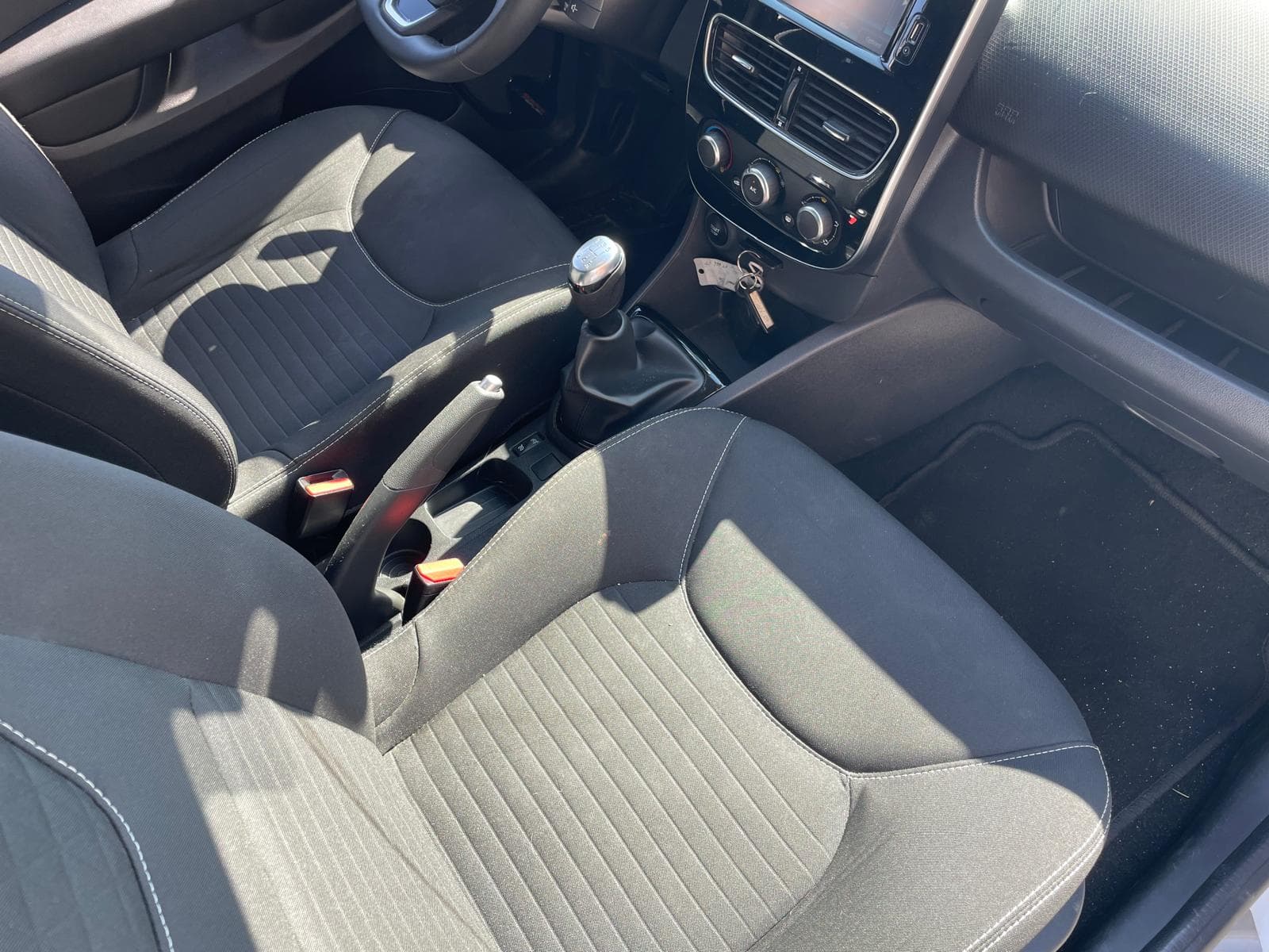 Renault Clio · Ano 2018 — imagen 13